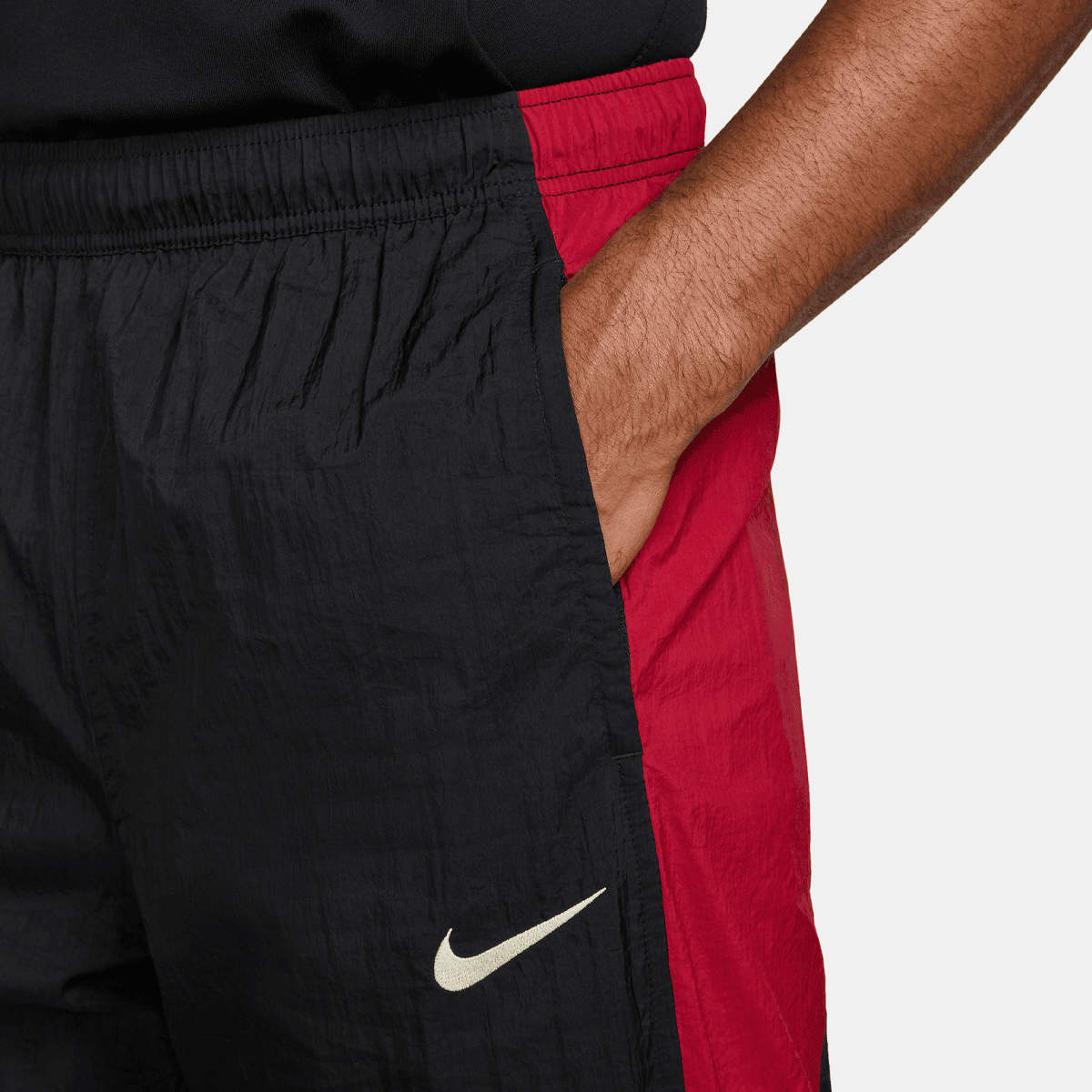 Nike Repel T90 Track Pant men Trainingsbroeken zwart Maat S Kleding