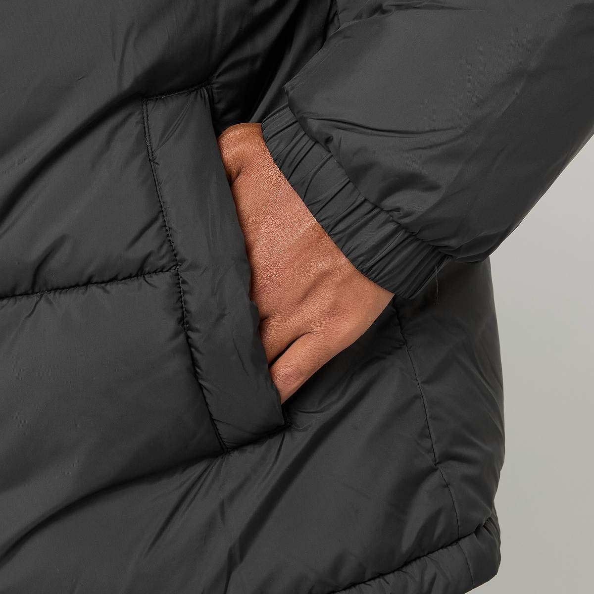 Urban Classics Shiny Puffer Jacket With Hood Men jackets zwart Maat S Kleding