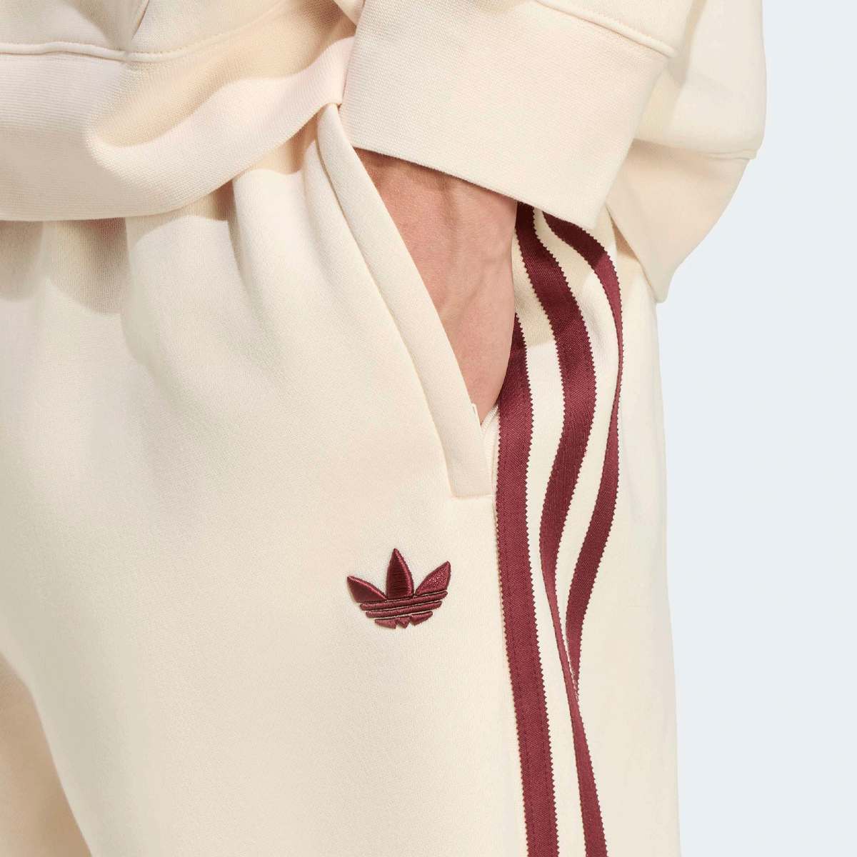 adidas Originals Graphic Fleece Pant Open Hem Men Trainingsbroeken beige Maat L Kleding