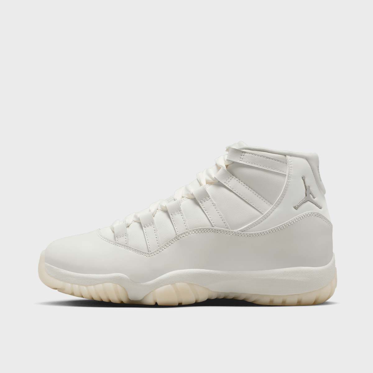Jordan Jordan Wmns Air 11 Grand Finale Femme Retro Blanc Taille 39 Chaussures