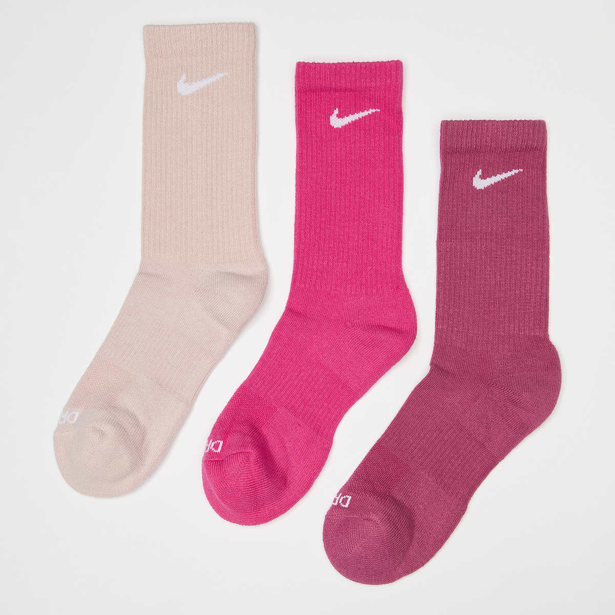 Nike+3+PACK+-+Everyday+Plus+Cushioned+Femme+Chaussettes+multicolore+Taille+34-38+Vetements