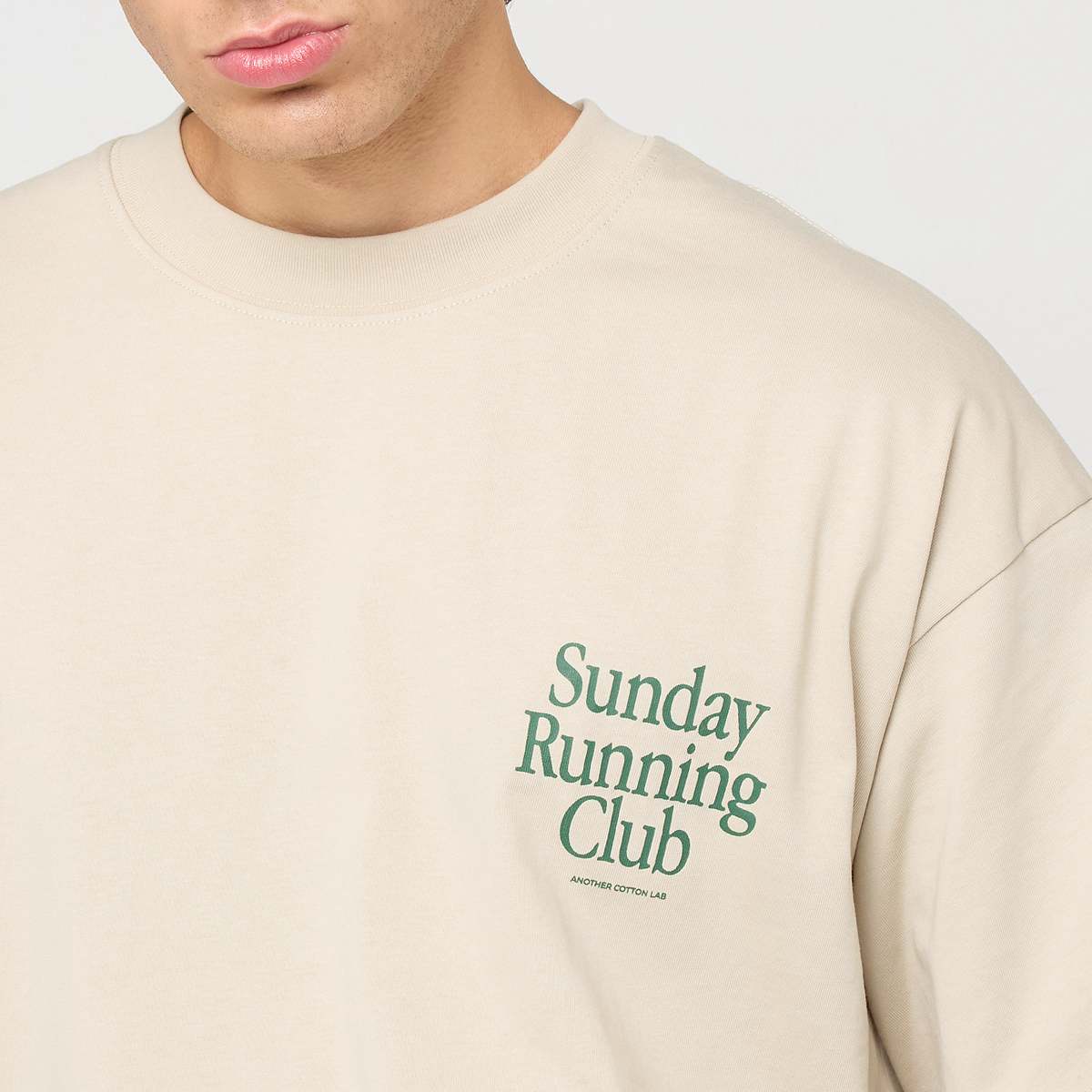 Another Cotton Lab Sunday Running Club Oversized T-Shirt Men T-Shirts & Polo's beige Maat S Kleding
