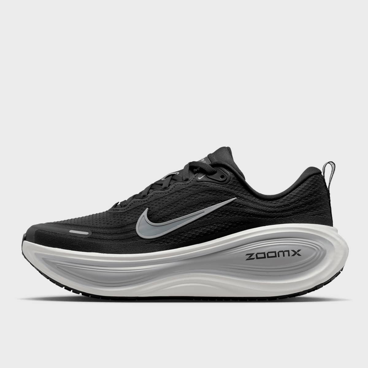Nike Vomero Plus, vue de côté