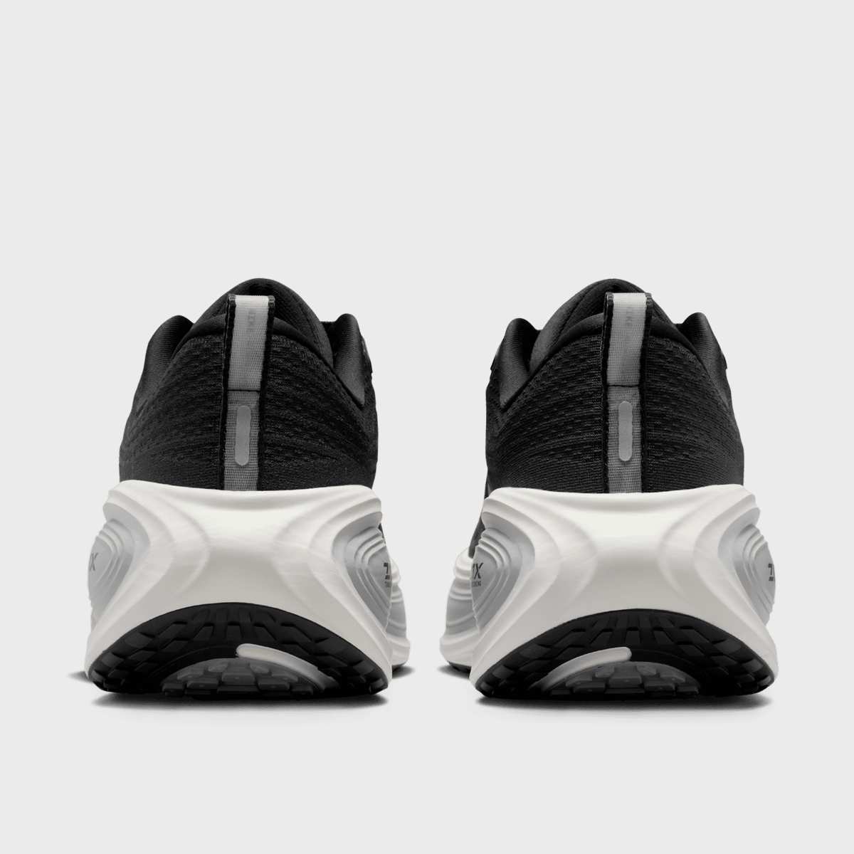 Nike Vomero Plus Anthracite White Wolf Grey — foto 4