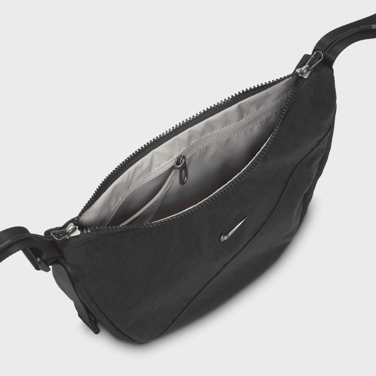 Nike Bandolera negra con diseño de media luna Aura de — foto 4