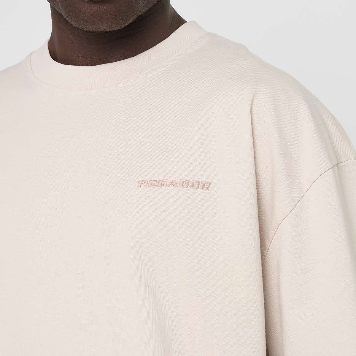 Pegador Logo Oversized Tee — foto 3