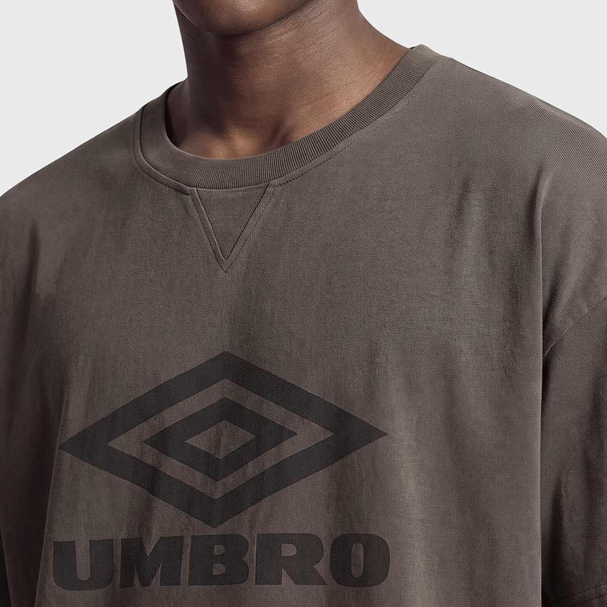 Umbro camiseta boxy lavada marrón — photo 3
