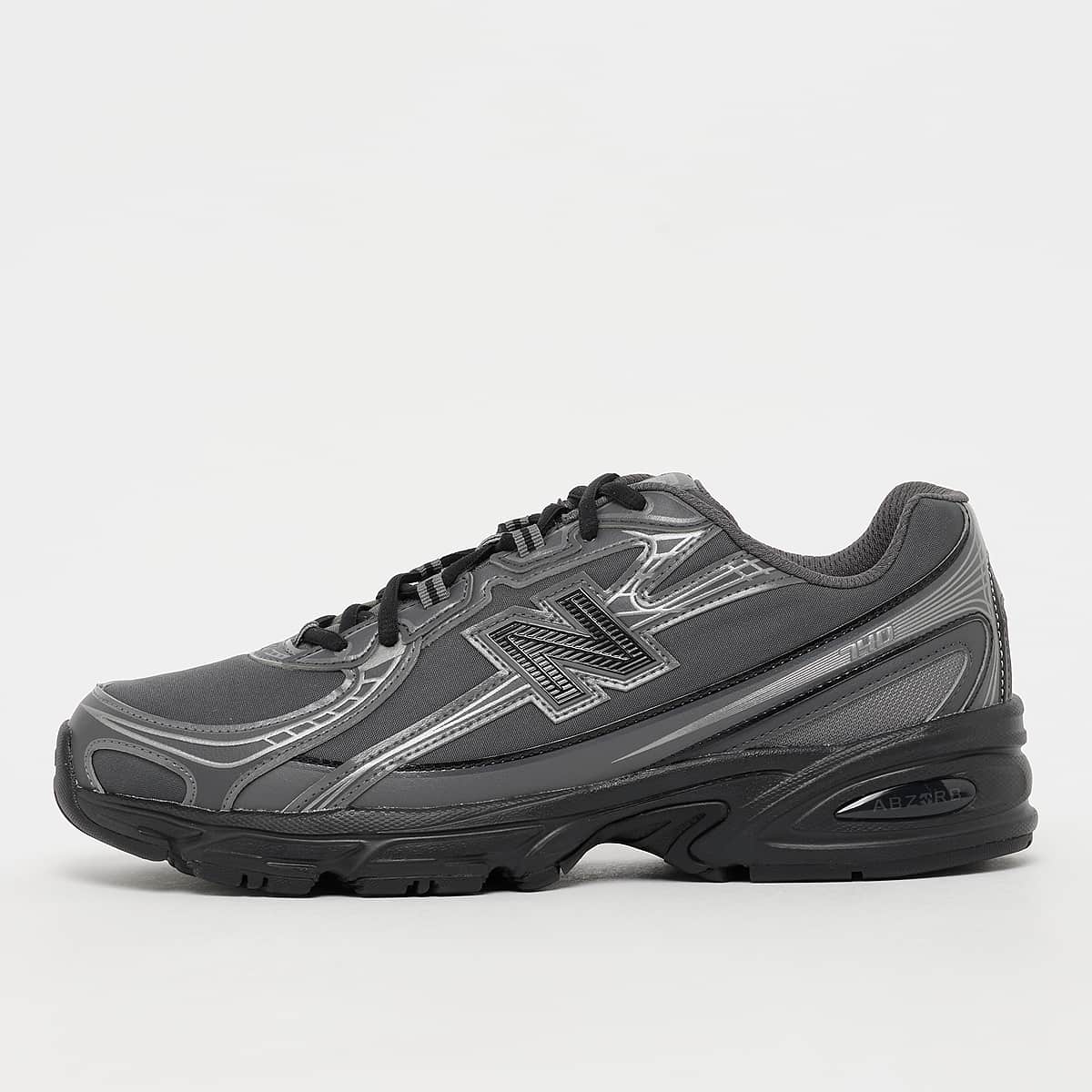New Balance 740
