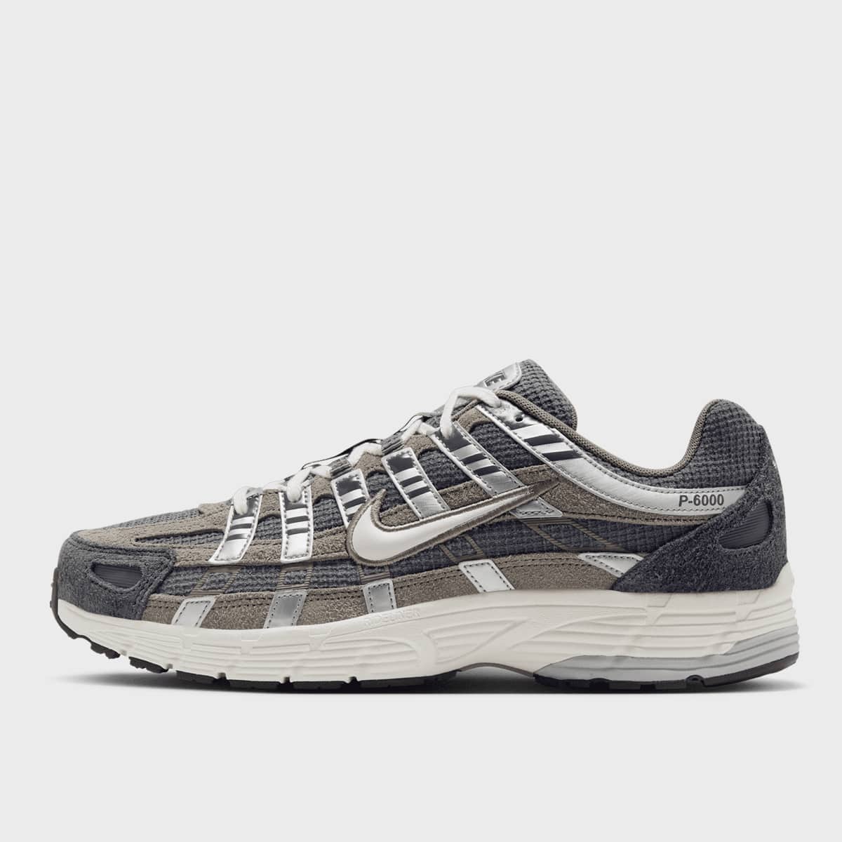 Nike P-6000, vue de côté