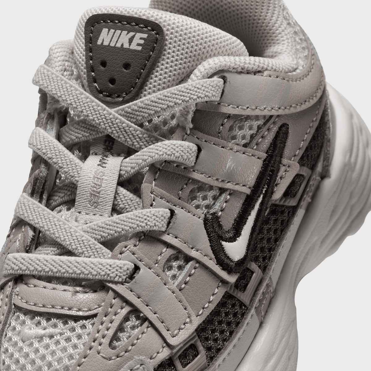 Nike P-6000 Niños Pequeños light bone/summit white/college grey — foto 7