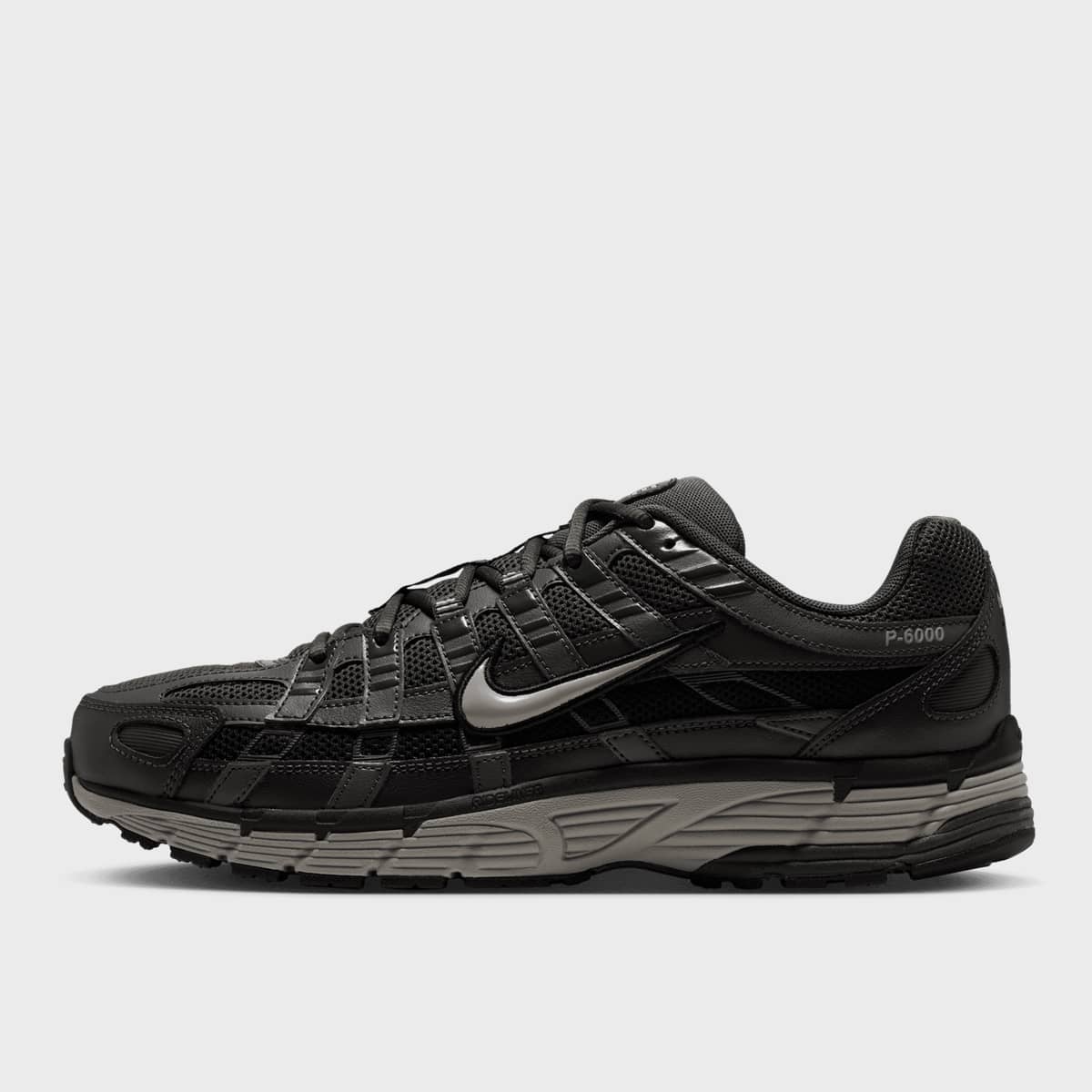 Nike P-6000, vue de côté