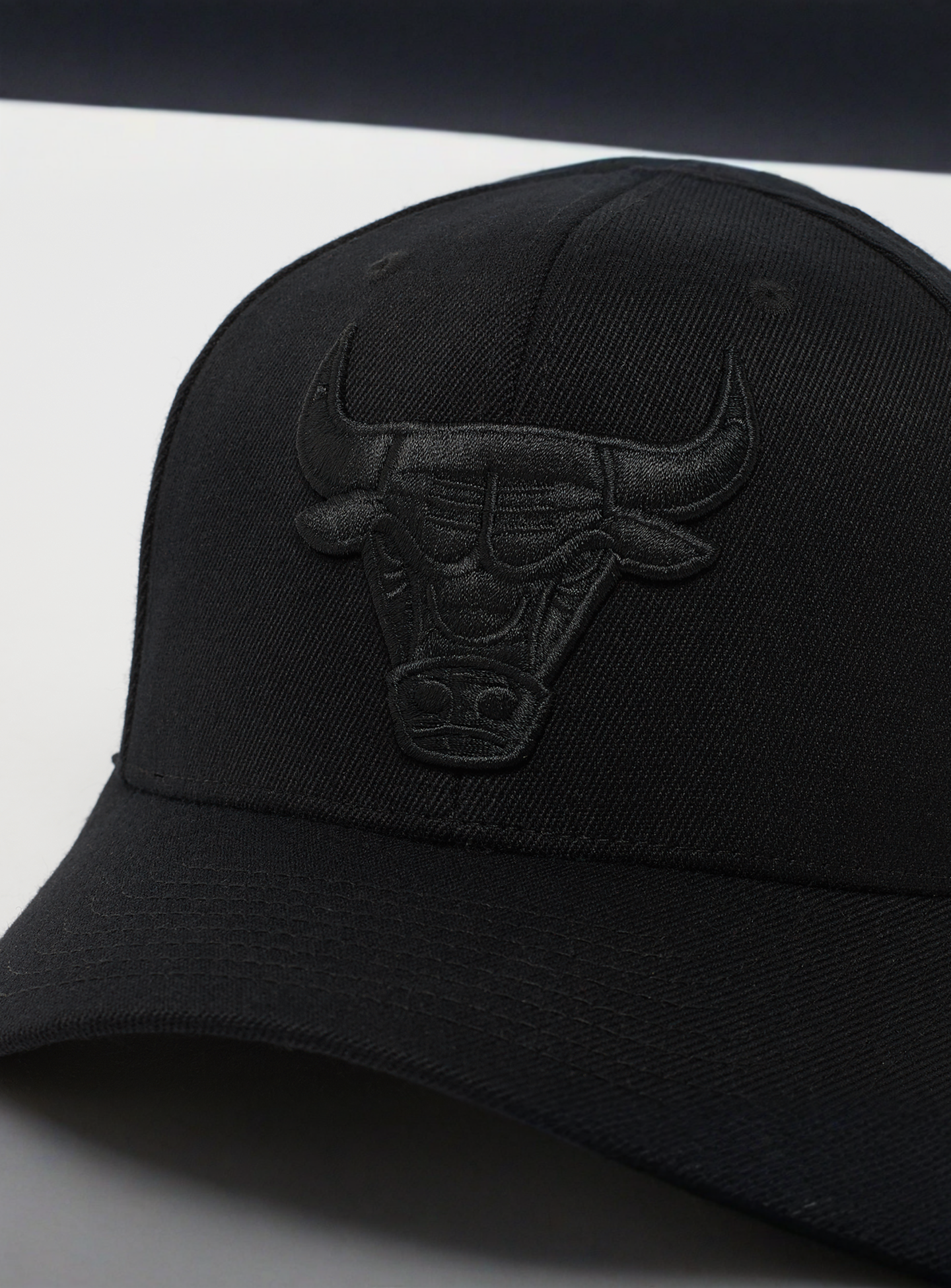 Mitchell & Ness, Classic Red Tonal Snapback Chicago Bulls, black, Image 4 of 4