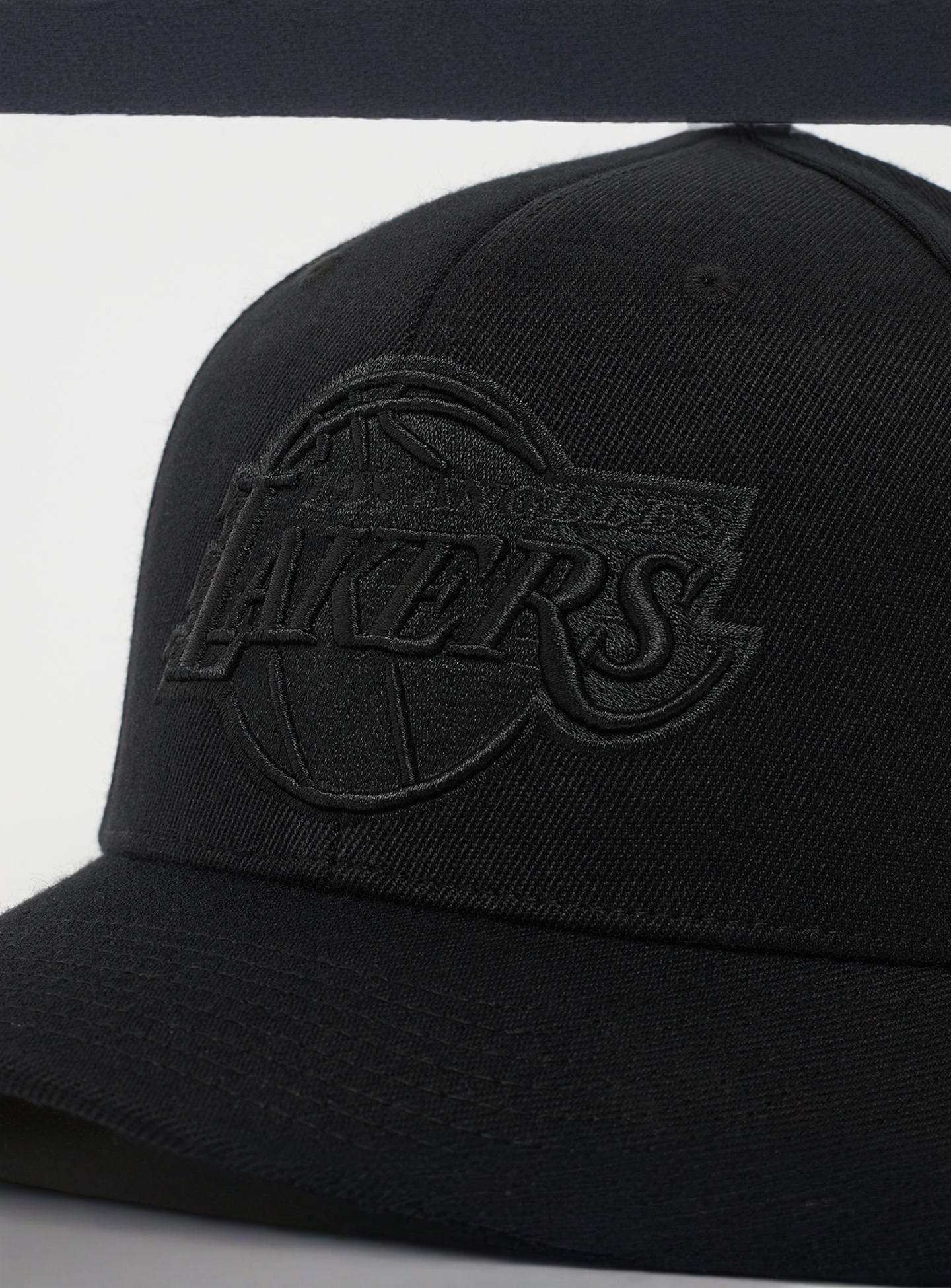 Mitchell & Ness, NBA Classic Red Tonal Snapback Los Angeles Lakers, black, Image 4 of 4
