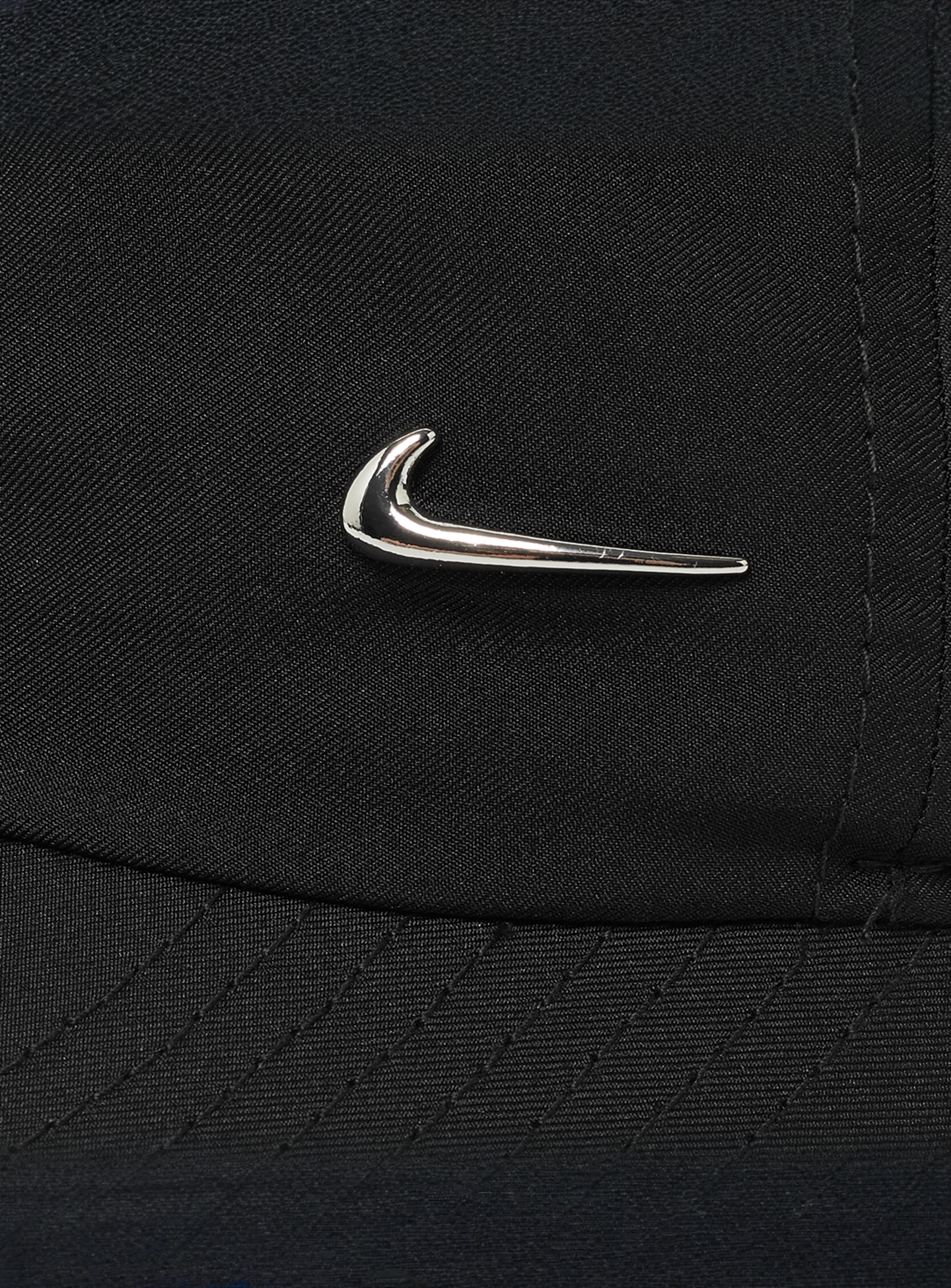Nike, Dri-FIT Club Unstrukturierte Metall-Swoosh-Cap, black, Image 4 of 4