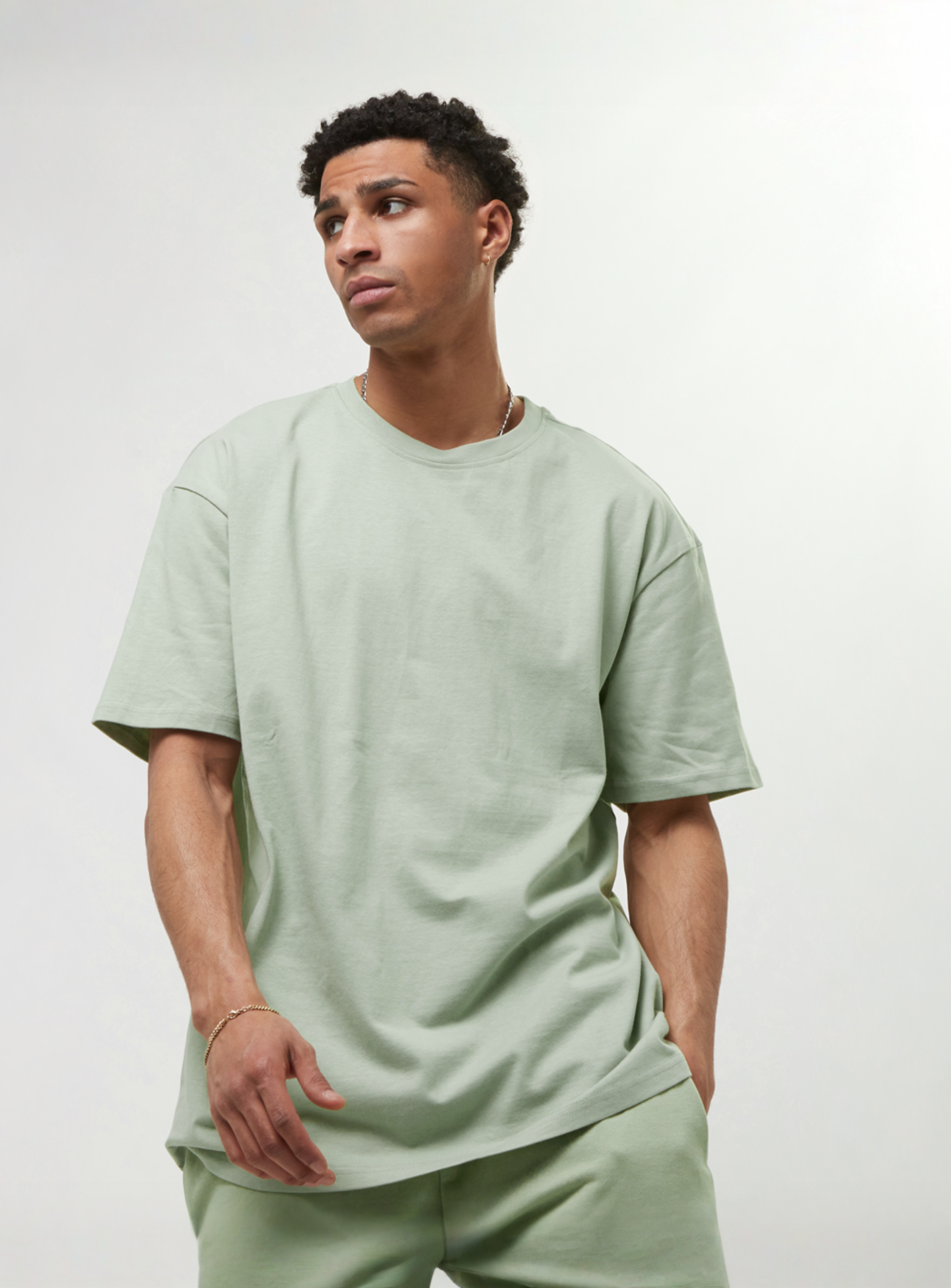 Urban Classics, Heavy Oversized Tee, green, Image 1 of 4