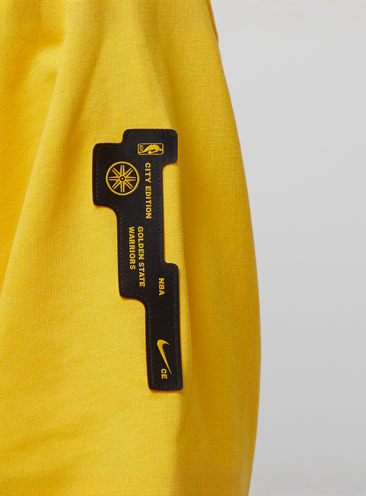 Nike, NBS Golden State Warriors Standard Issue Hoodie Courtside City Edition, yellow, Image 4 of 5
