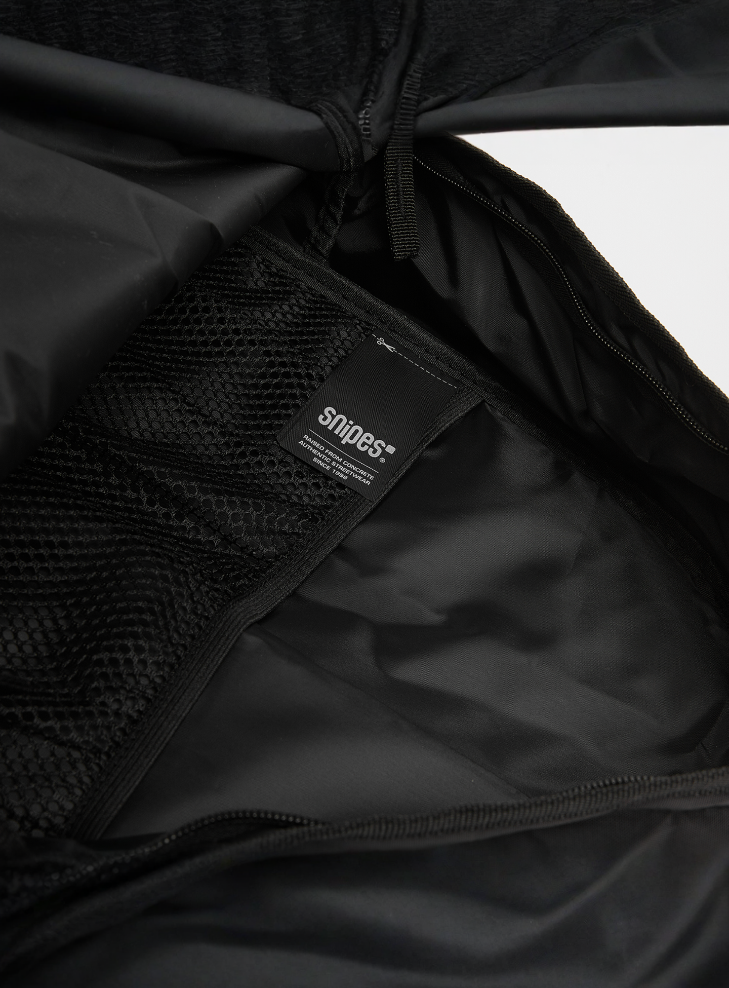 SNIPES, Medium Basic Logo Drawstring Skate Backpack, black, Image 4 of 5