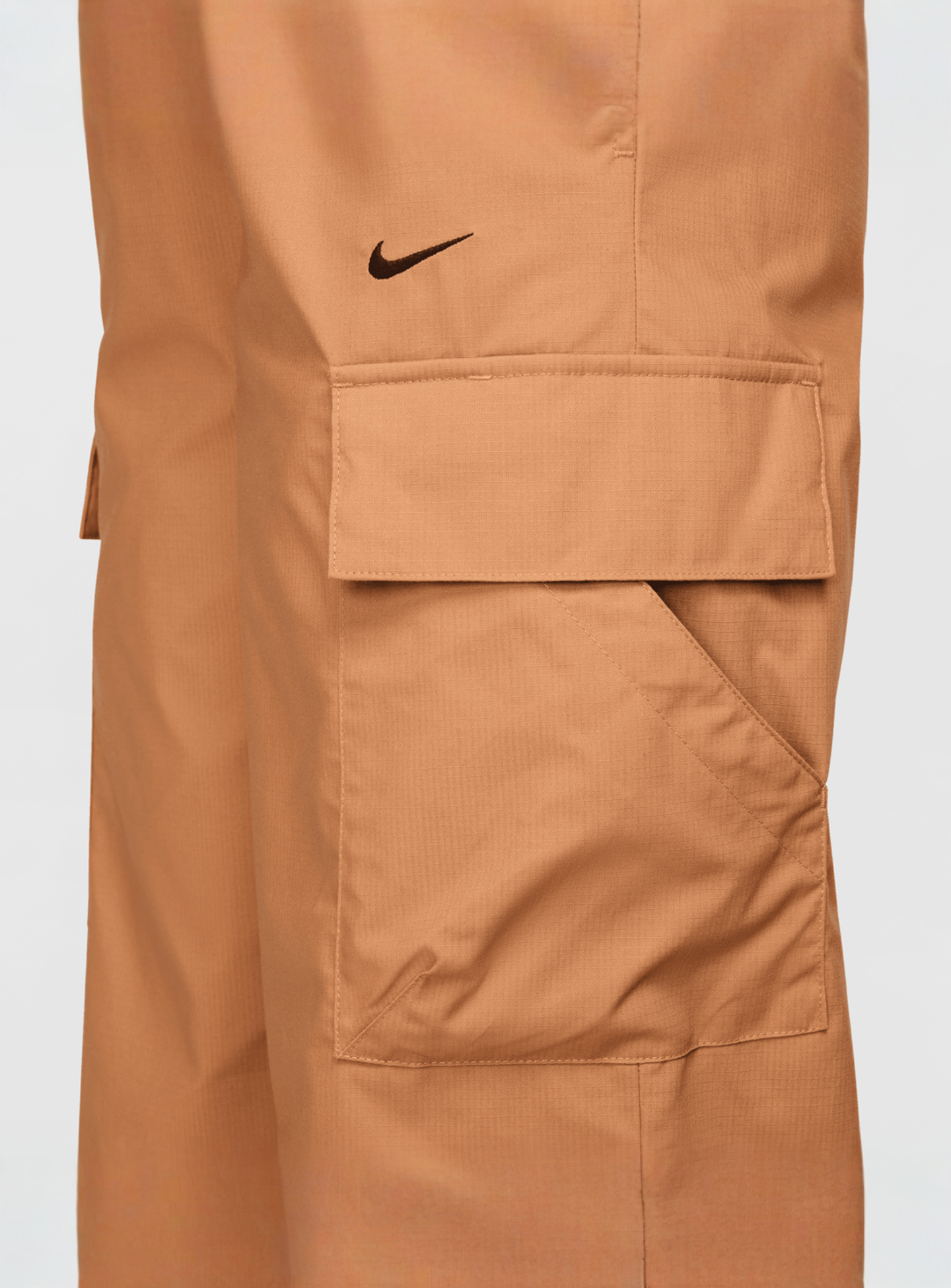 Nike, Sportswear Essential Woven Mid-Rise Standard Cargo Pants, brown, Image 4 of 6