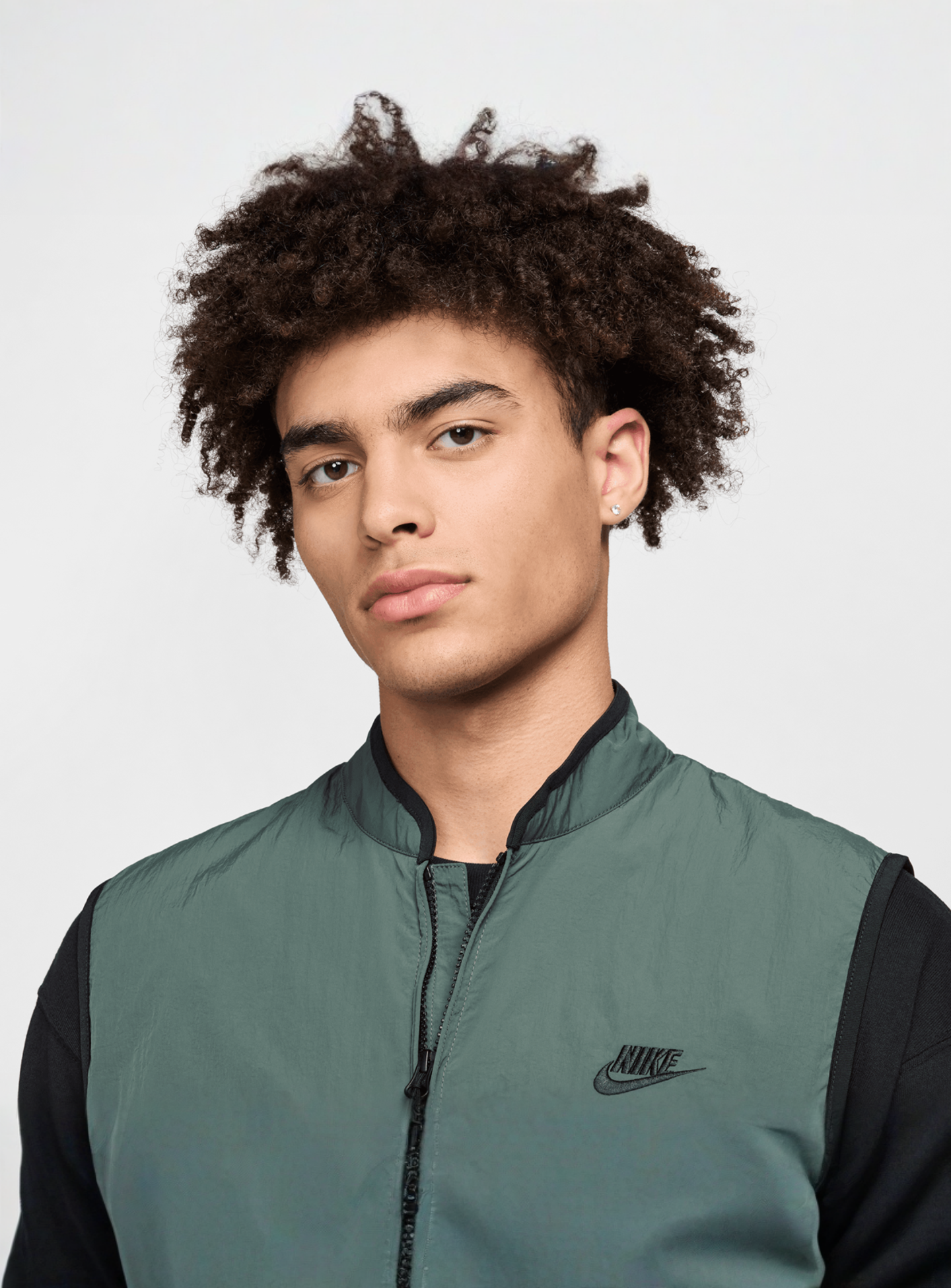 Nike, Tech Woven Vest, green, Image 3 of 6