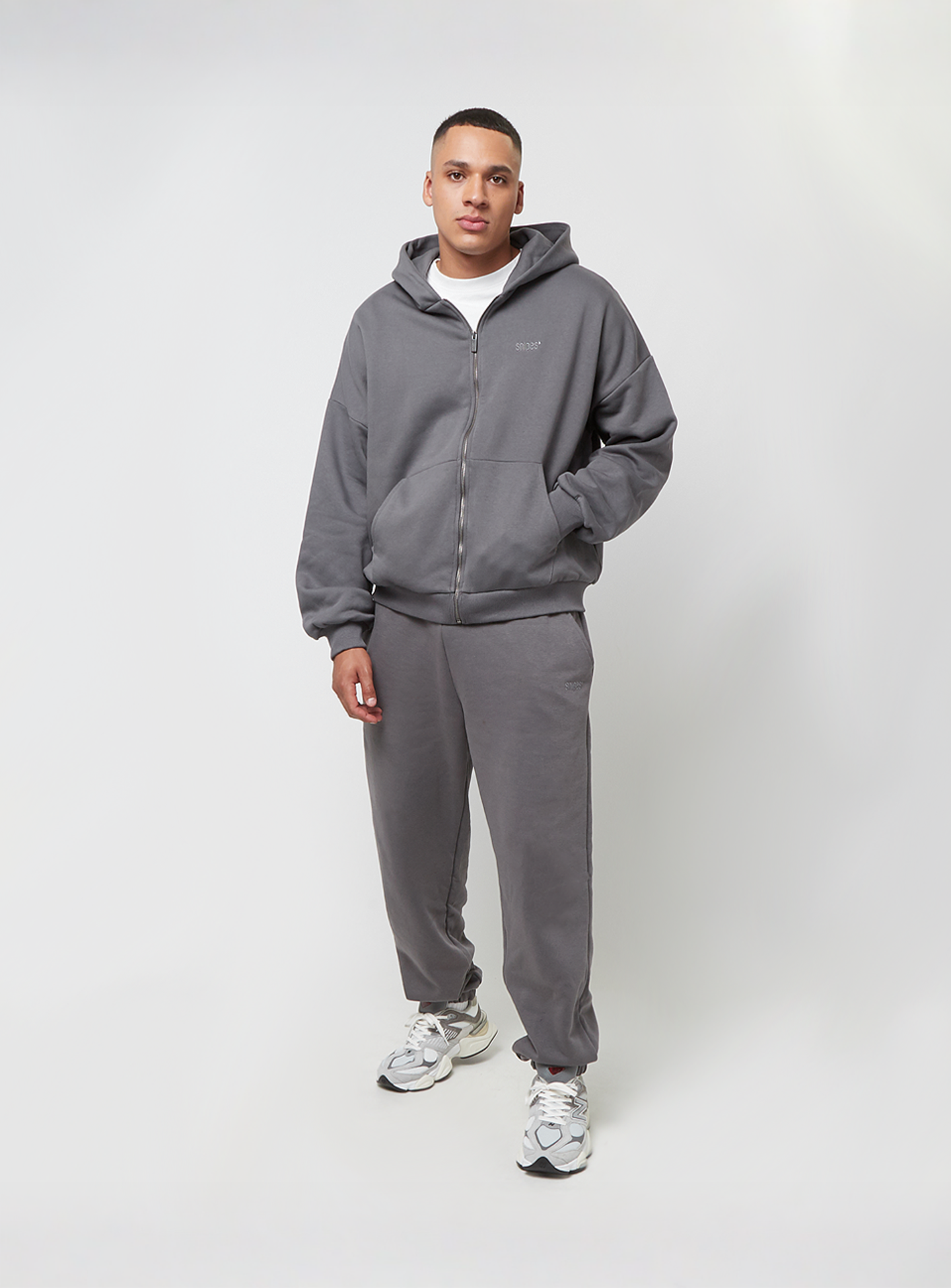 SNIPES, Small Logo Essential Oversized Jogginghose, grey, Image 5 of 5