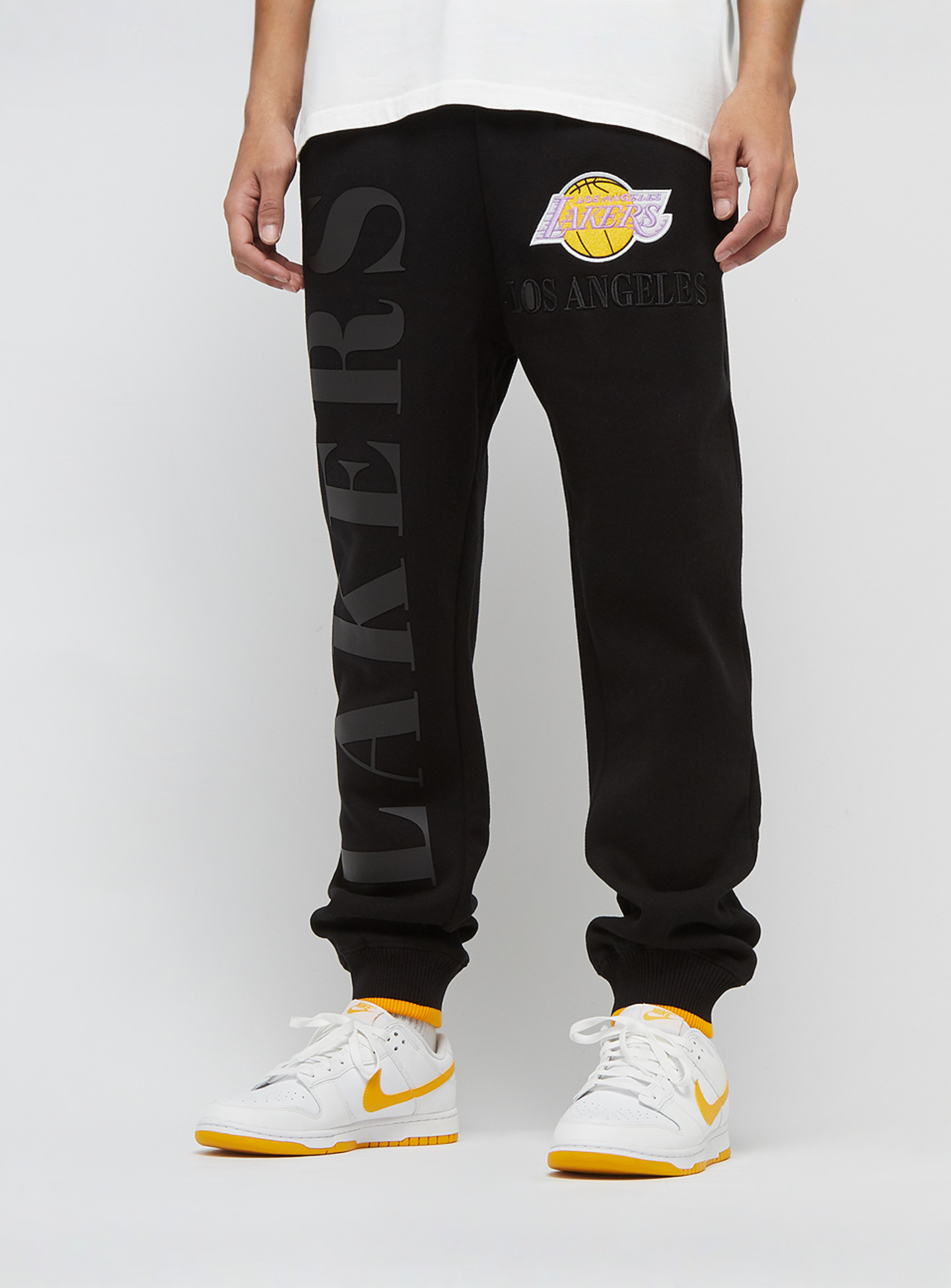 Mitchell & Ness, Team OG 3.0 Fleece Jogger Los Angeles Lakers, black, Image 1 of 6