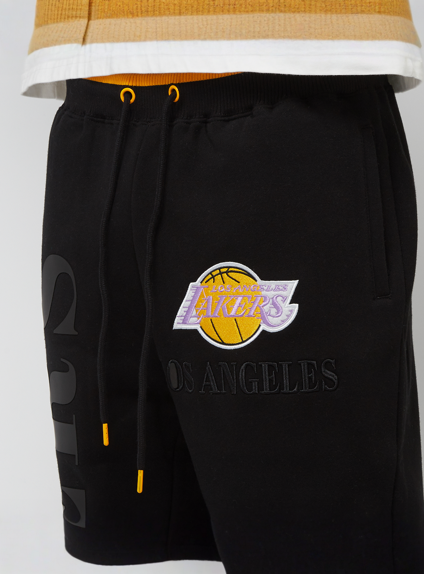 Mitchell & Ness, Team OG 3.0 Fleece Jogger Los Angeles Lakers, black, Image 5 of 6