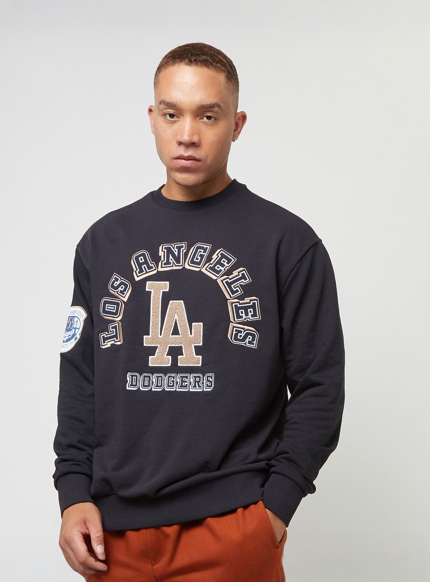 New Era, LA Dodgers World Series Oversized Crewneck Sweatshirt, black, Image 1 of 5