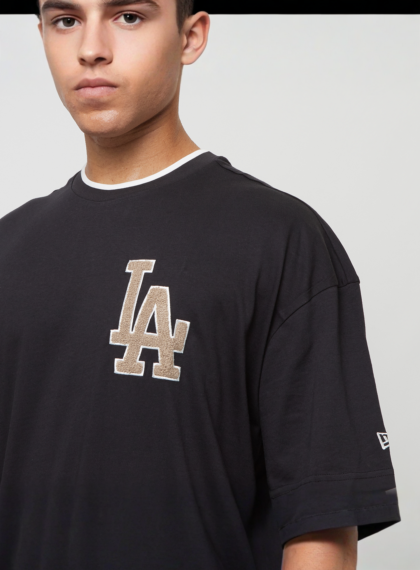New Era, LA Dodgers World Series Oversized T-Shirt, black, Image 3 of 5