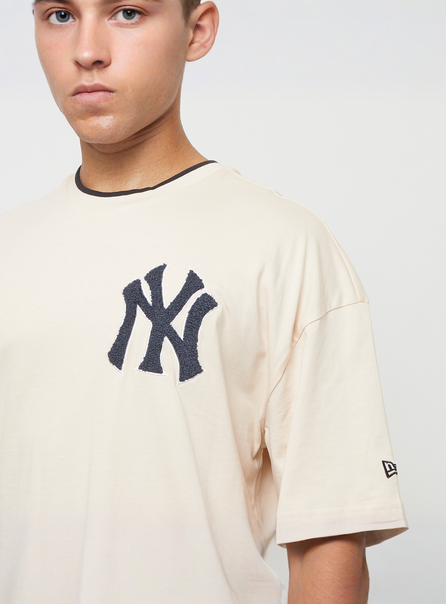 New Era, New York Yankees World Series Oversized T-Shirt, beige, Image 3 of 5