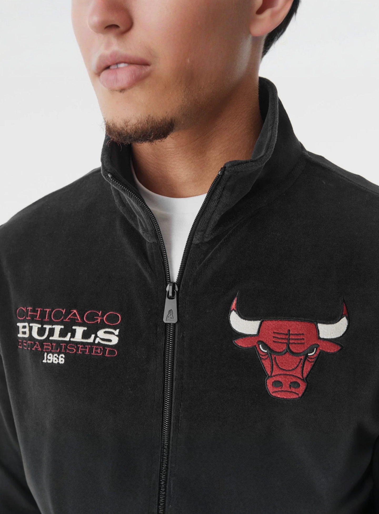 New Era, Chicago Bulls NBA Lifestyle Velours Trackjacket, black, Image 3 of 5