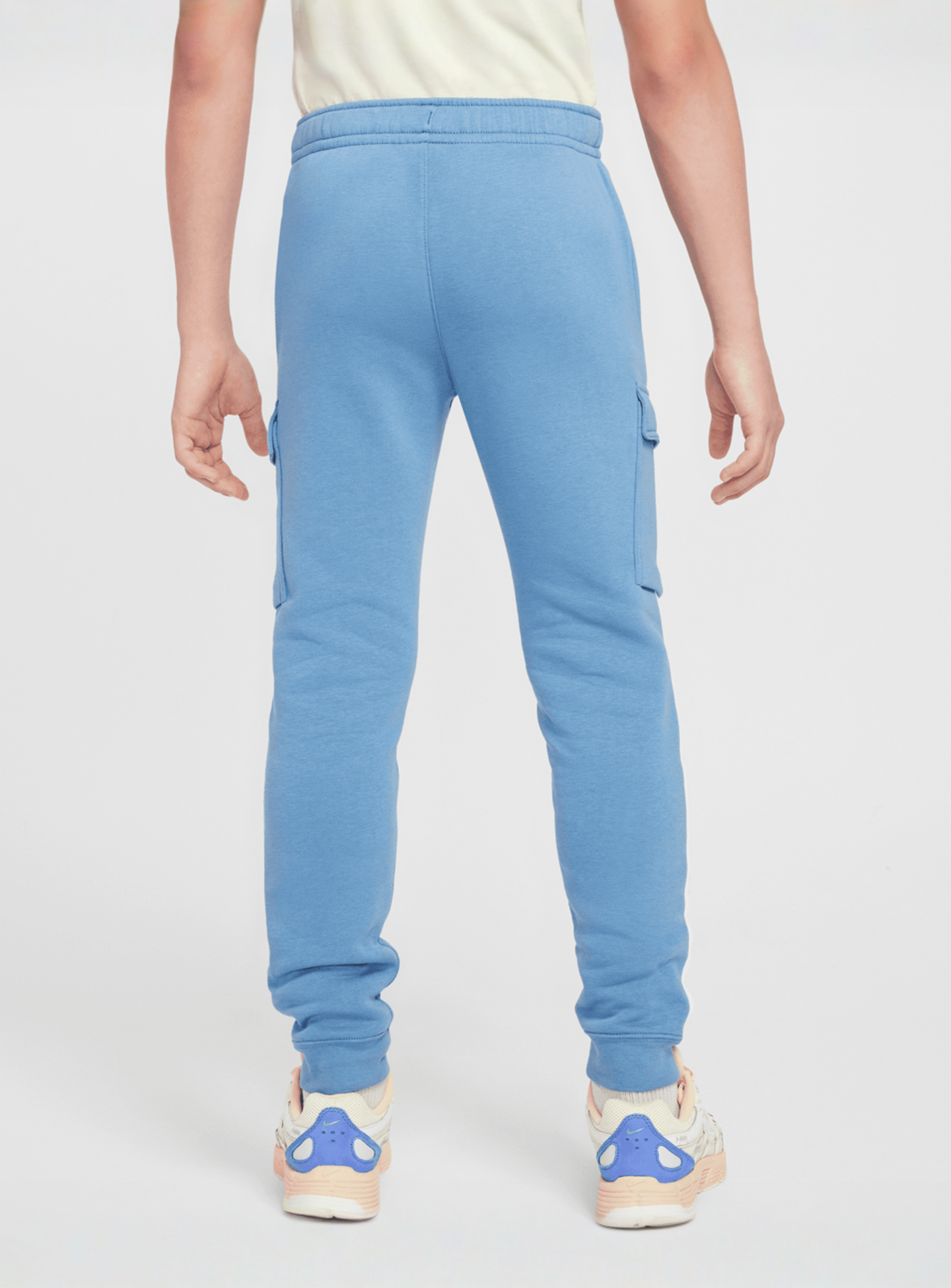Nike, Sportswear Standard Issue Cargo Pants, blue, Image 2 of 6