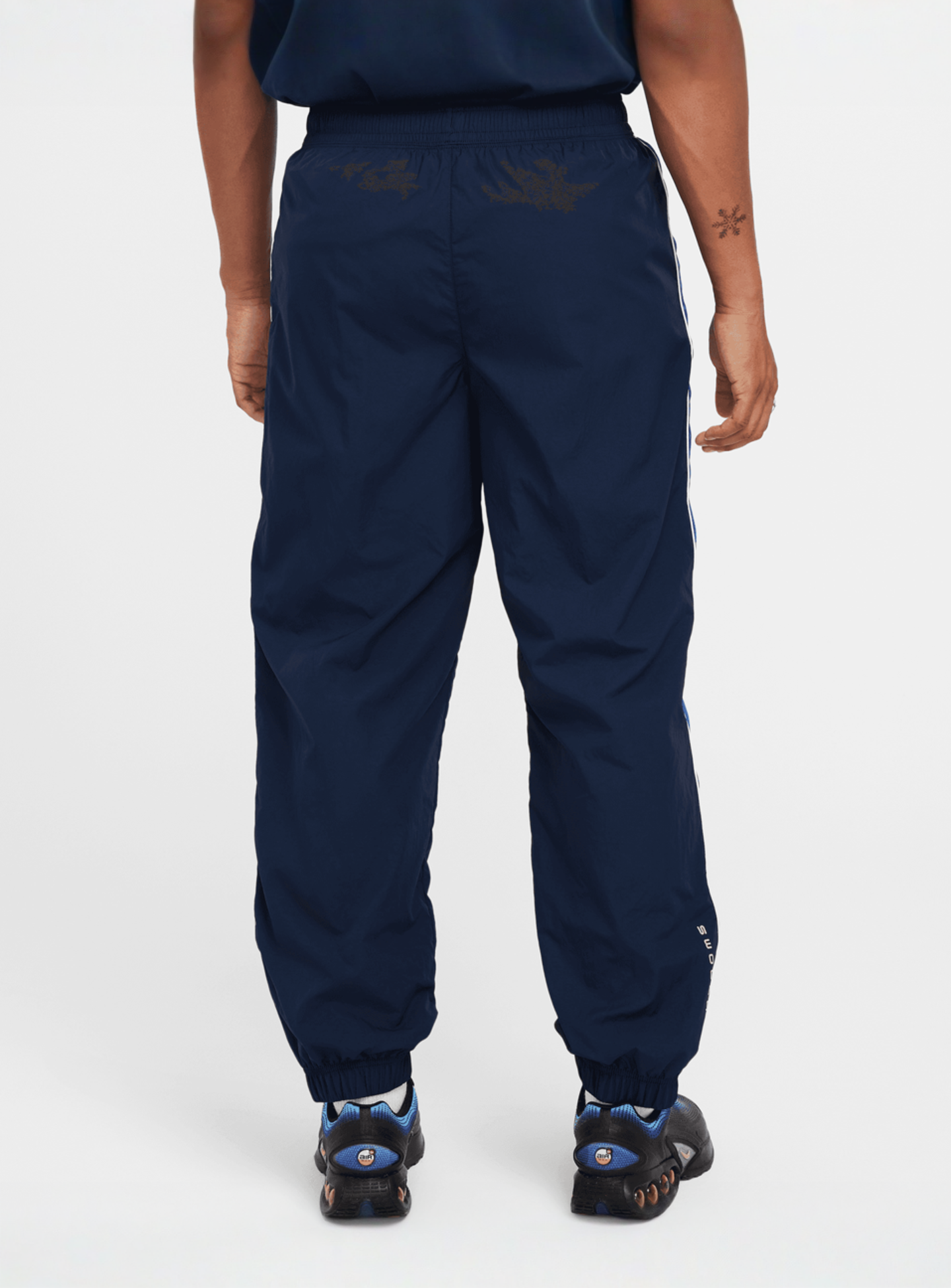 Nike, Sportswear Swoosh Woven Air Pants, blue, Image 2 of 6
