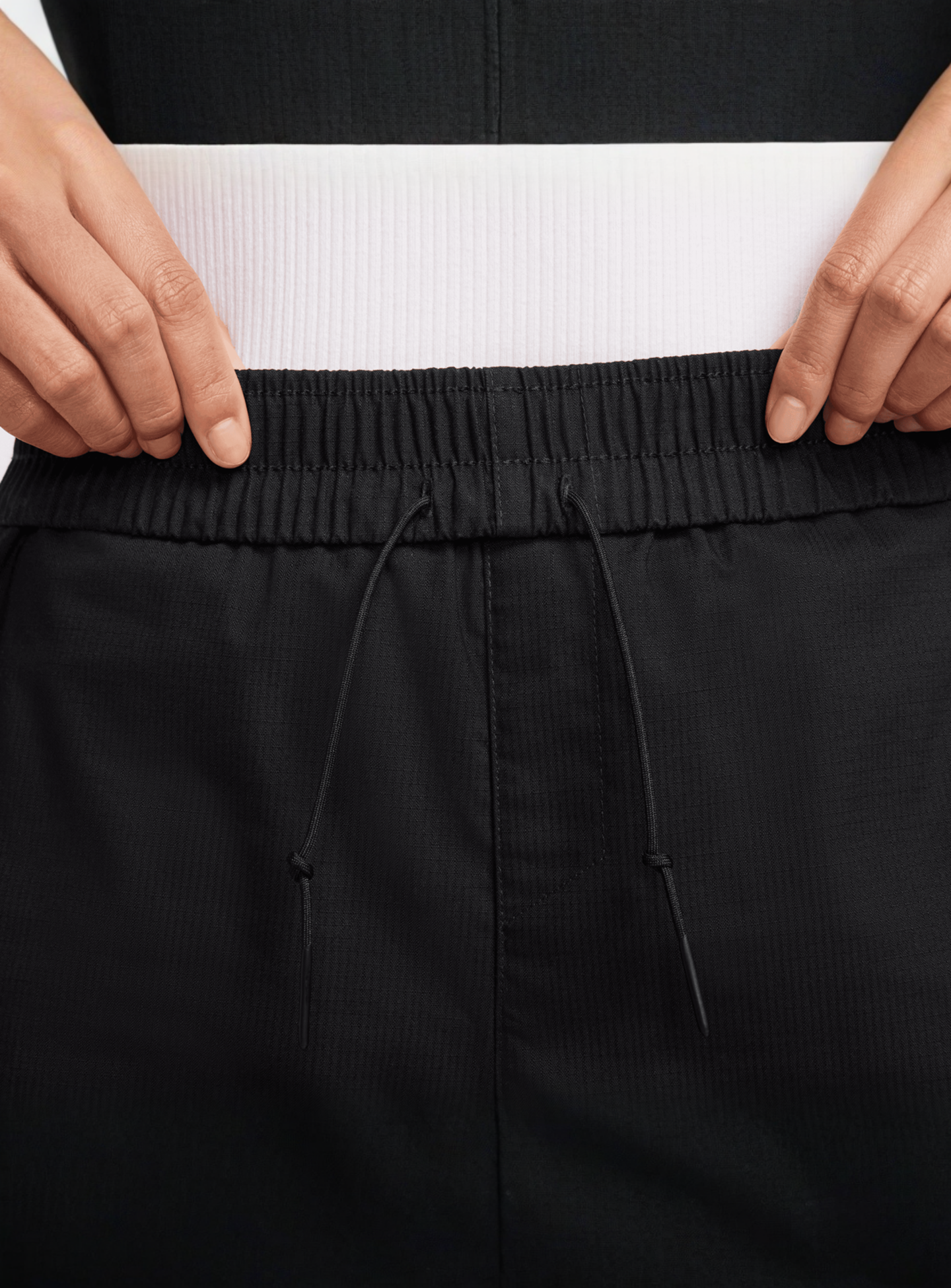 Nike, Sportswear Essential Woven Cargo Pants, black, Image 3 of 7