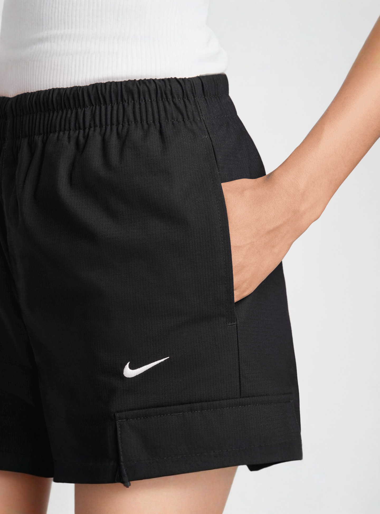 Nike, Sportswear Essential Woven Cargo Pants, black, Image 4 of 7