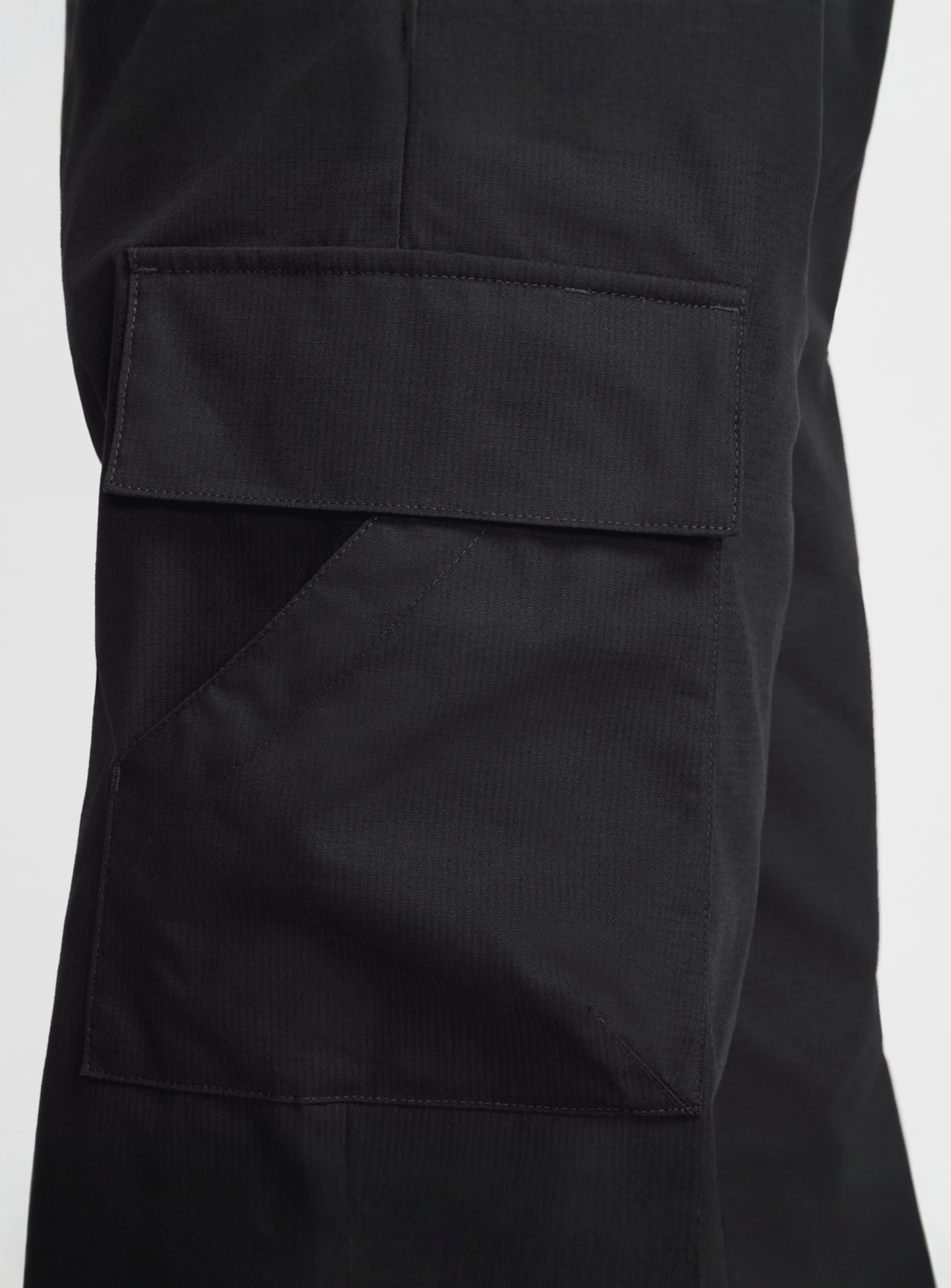 Nike, Sportswear Essential Woven Cargo Pants, black, Image 5 of 7