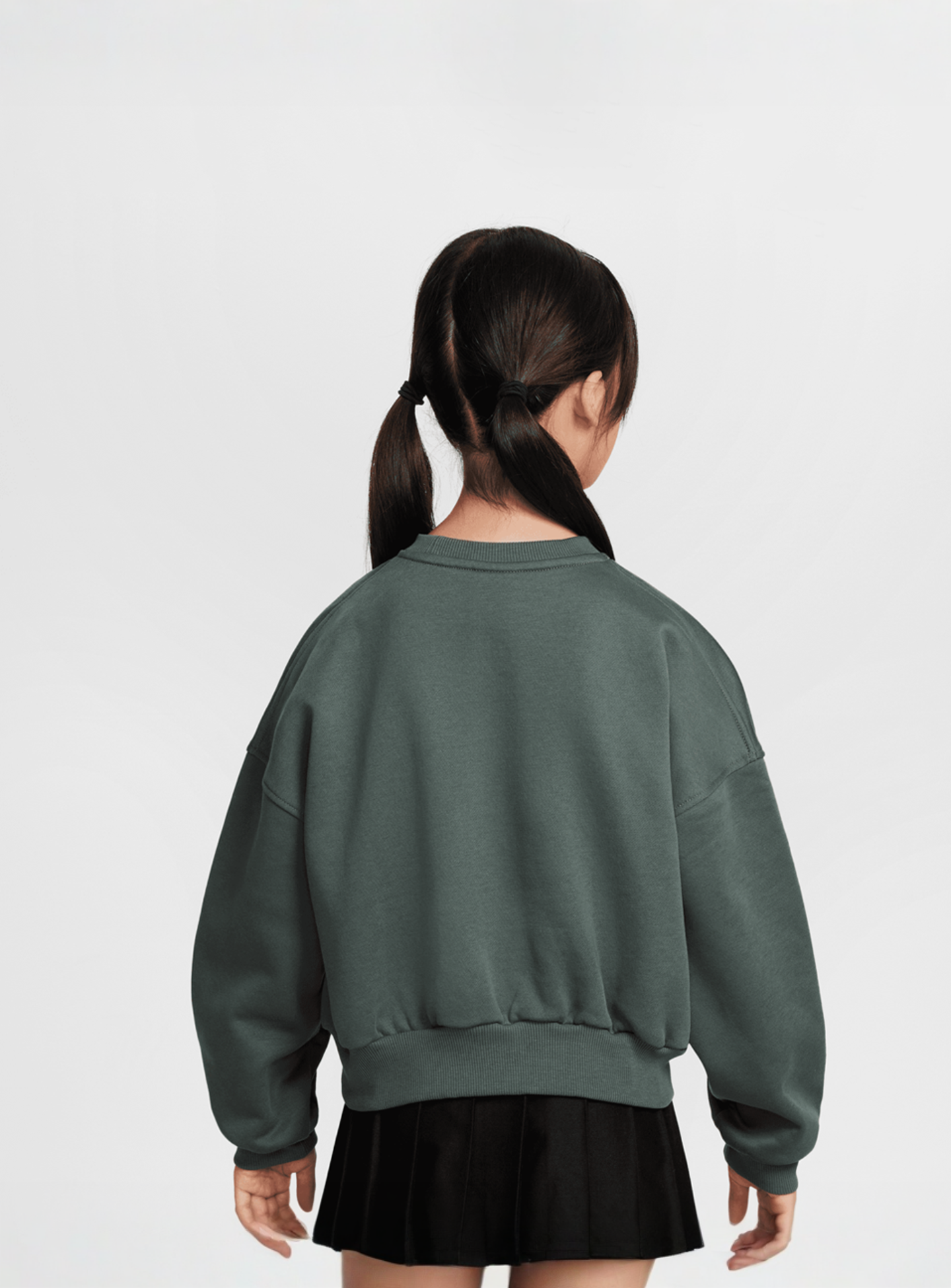 Nike, Sportswear Club Fleece Boxy Crew Graphics Star, green, Image 2 of 5