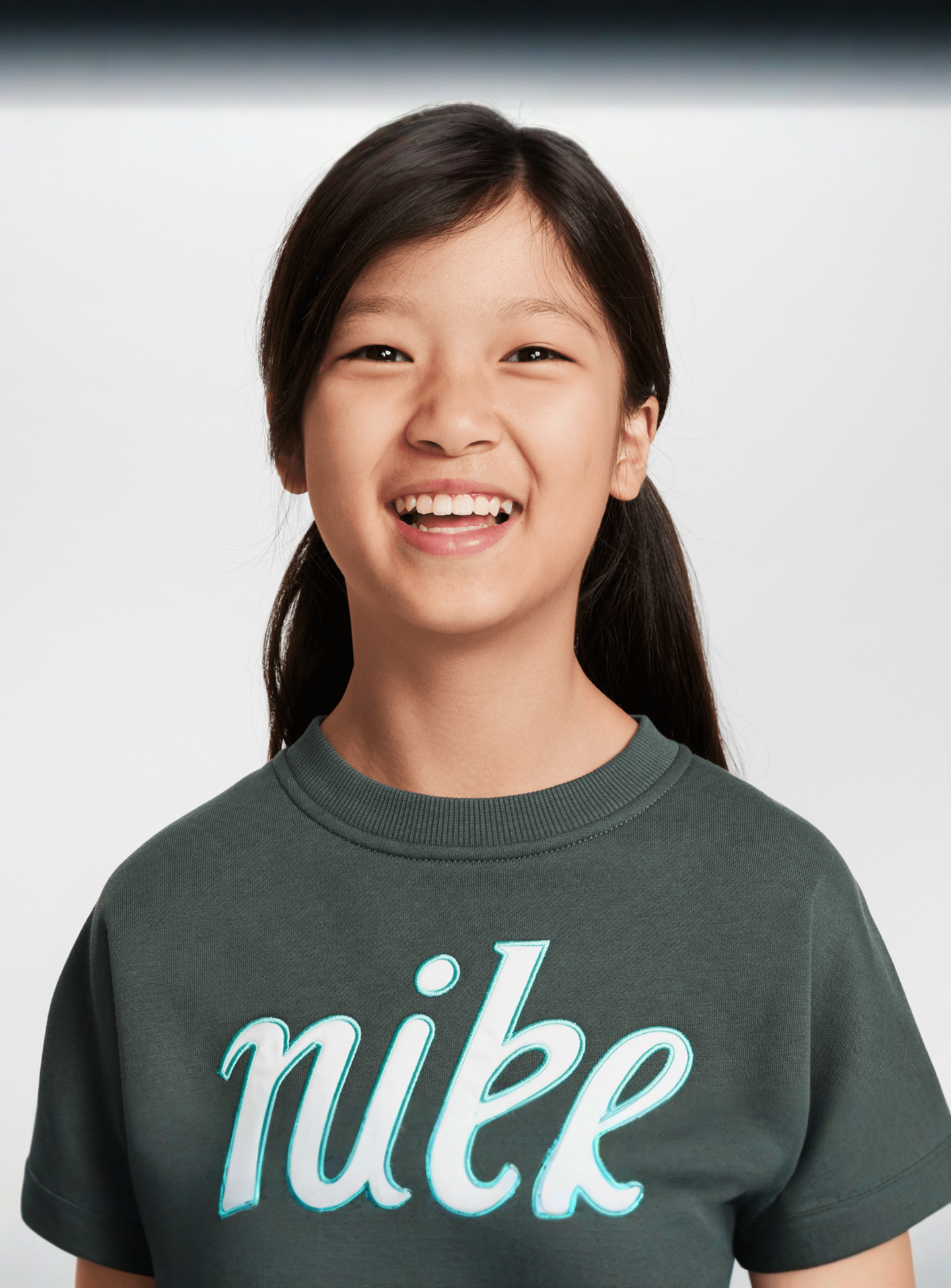 Nike, Sportswear Club Fleece Boxy Crew Graphics Star, green, Image 3 of 5