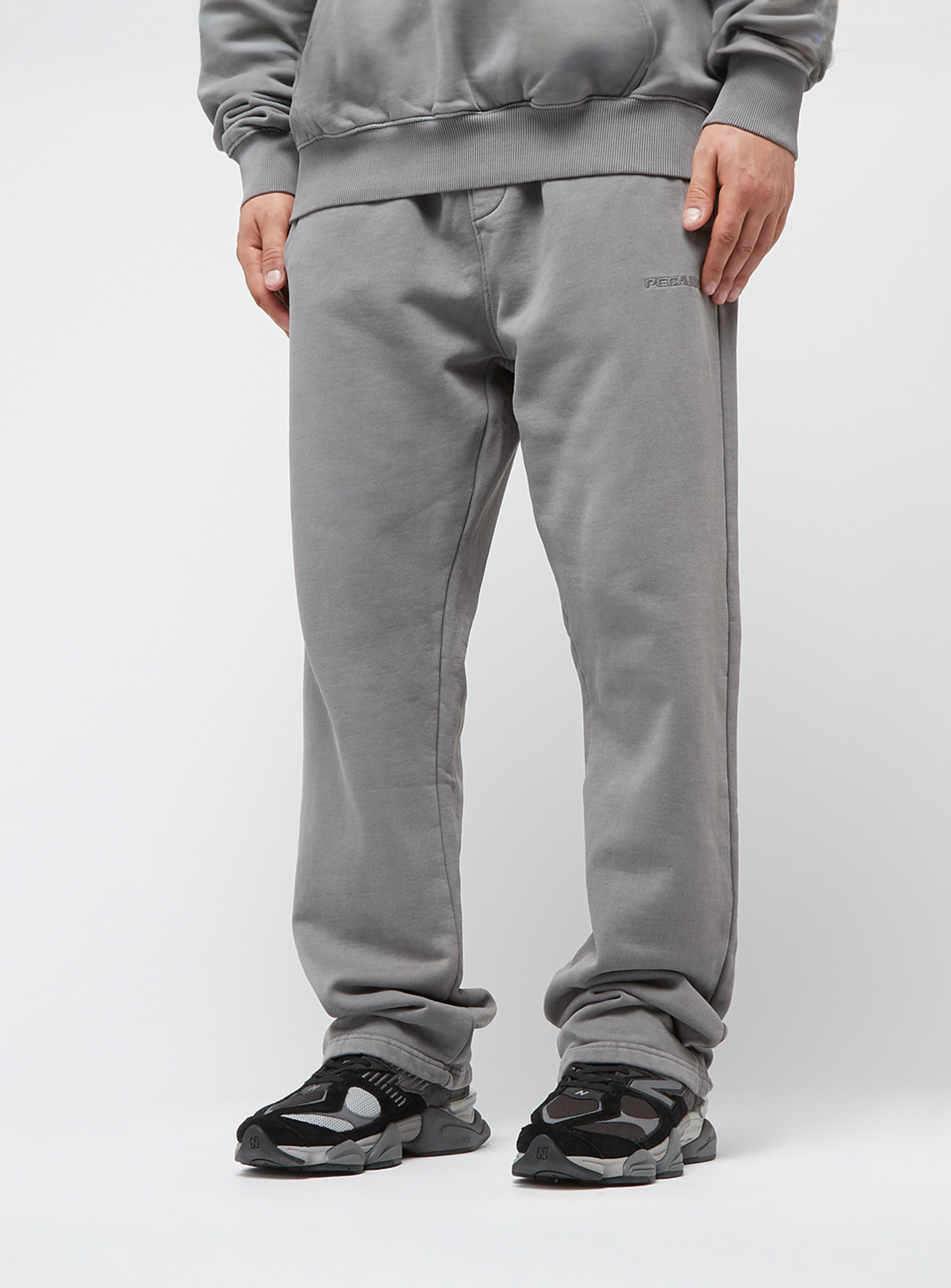 Pegador, Logo Wide Sweat Pants, grey, Image 1 of 4