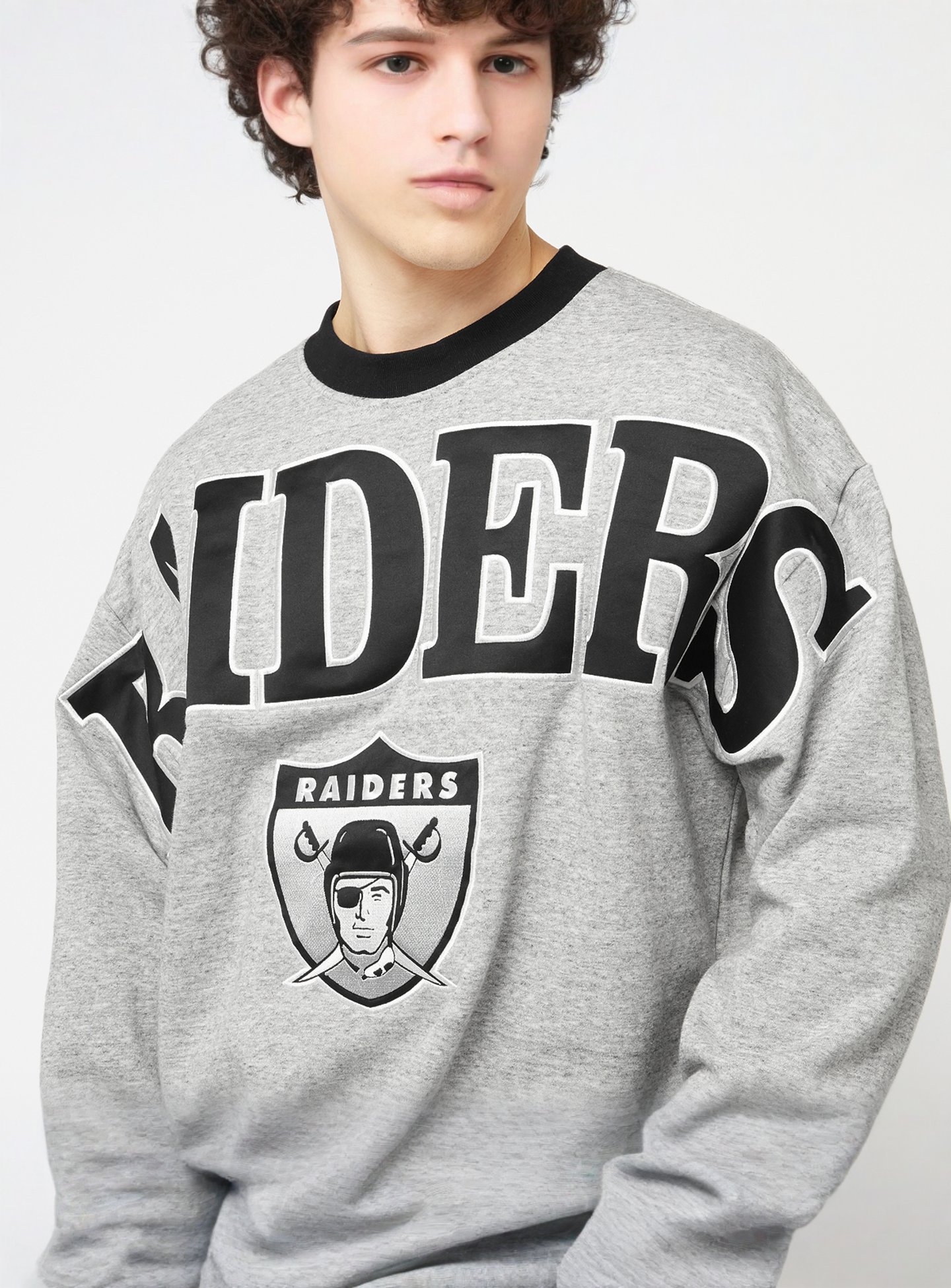 Mitchell & Ness, NFL Oakland Raiders NFL FL FLD Satin Fleece Crew, grey, Image 3 of 6