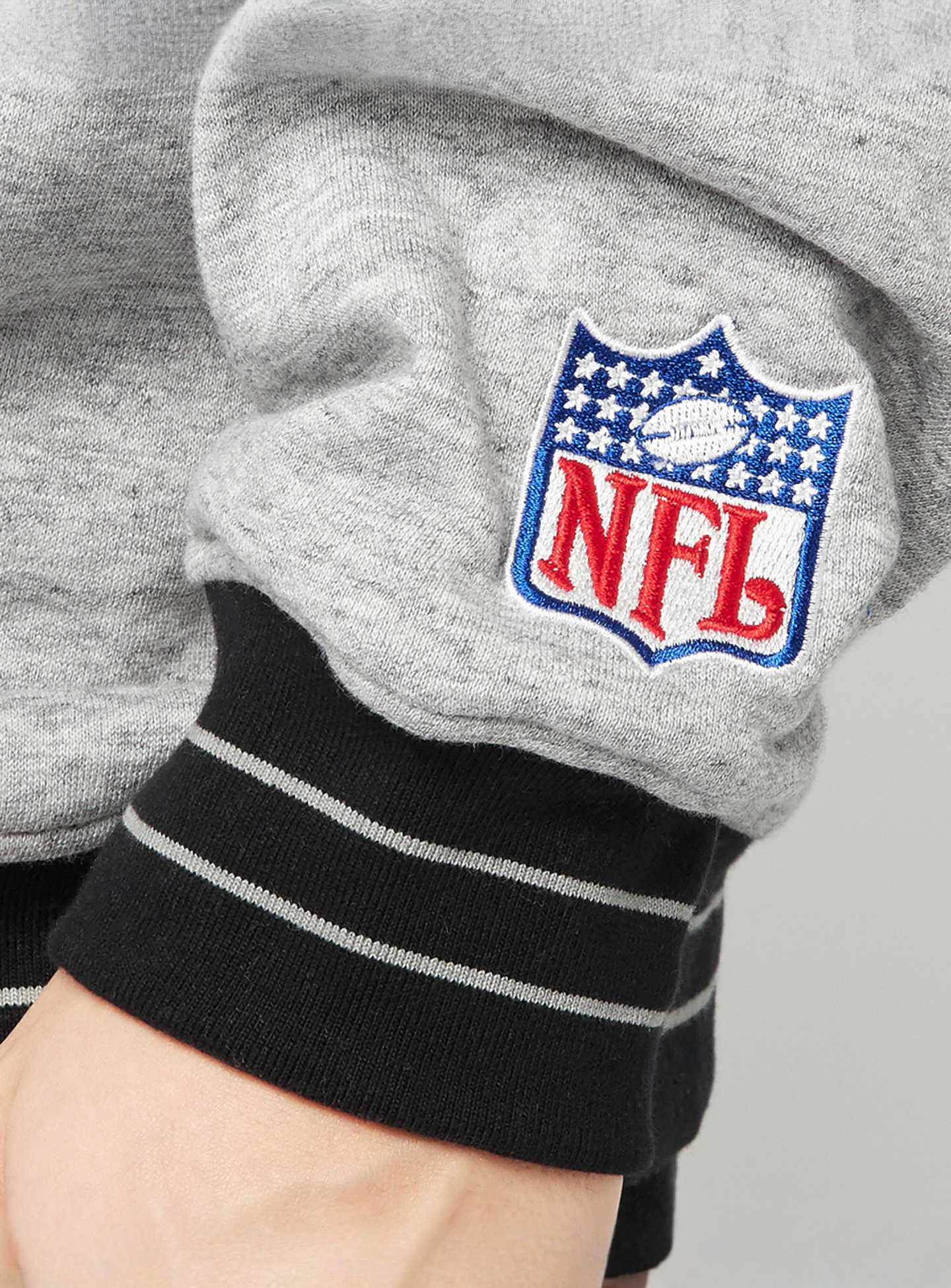 Mitchell & Ness, NFL Oakland Raiders NFL FL FLD Satin Fleece Crew, grey, Image 5 of 6