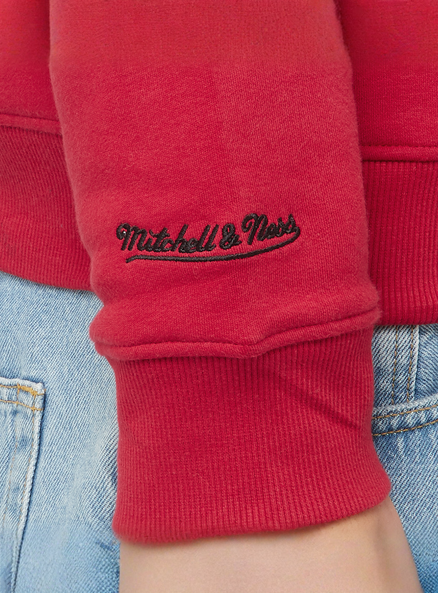 Mitchell & Ness, NBA Chicago Bulls There & Back Fleece Crew, red, Image 5 of 6