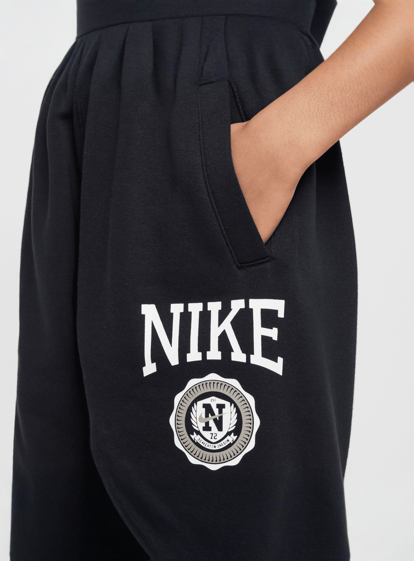 Nike, Sportswear Club Fleece Loose Pants, black, Image 4 of 6