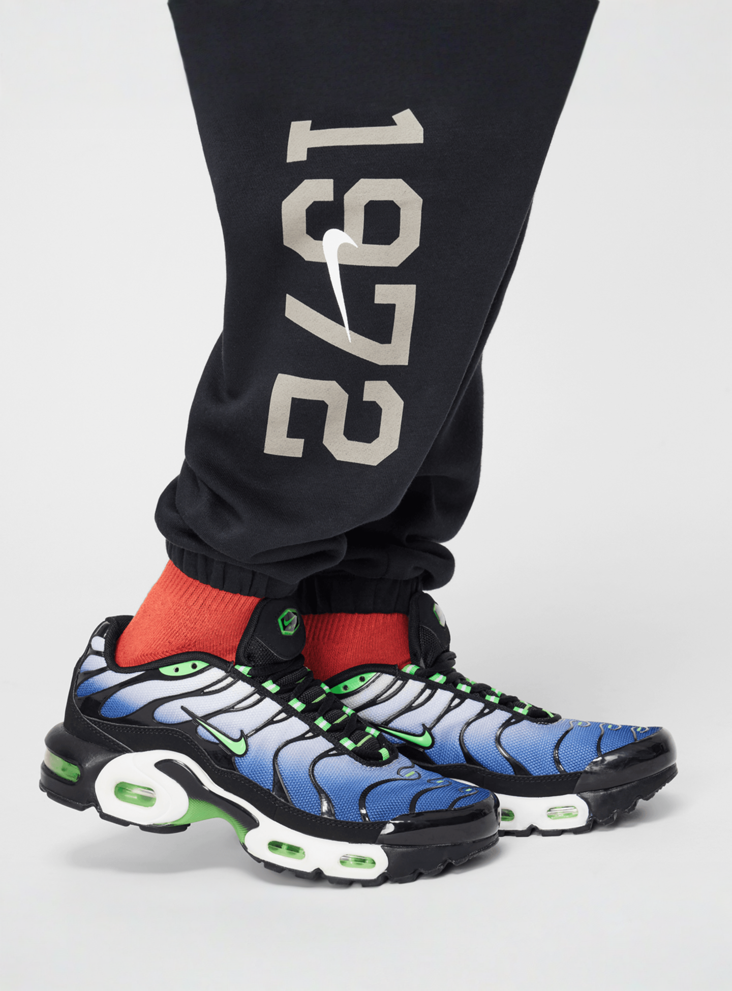 Nike, Sportswear Club Fleece Loose Pants, black, Image 5 of 6