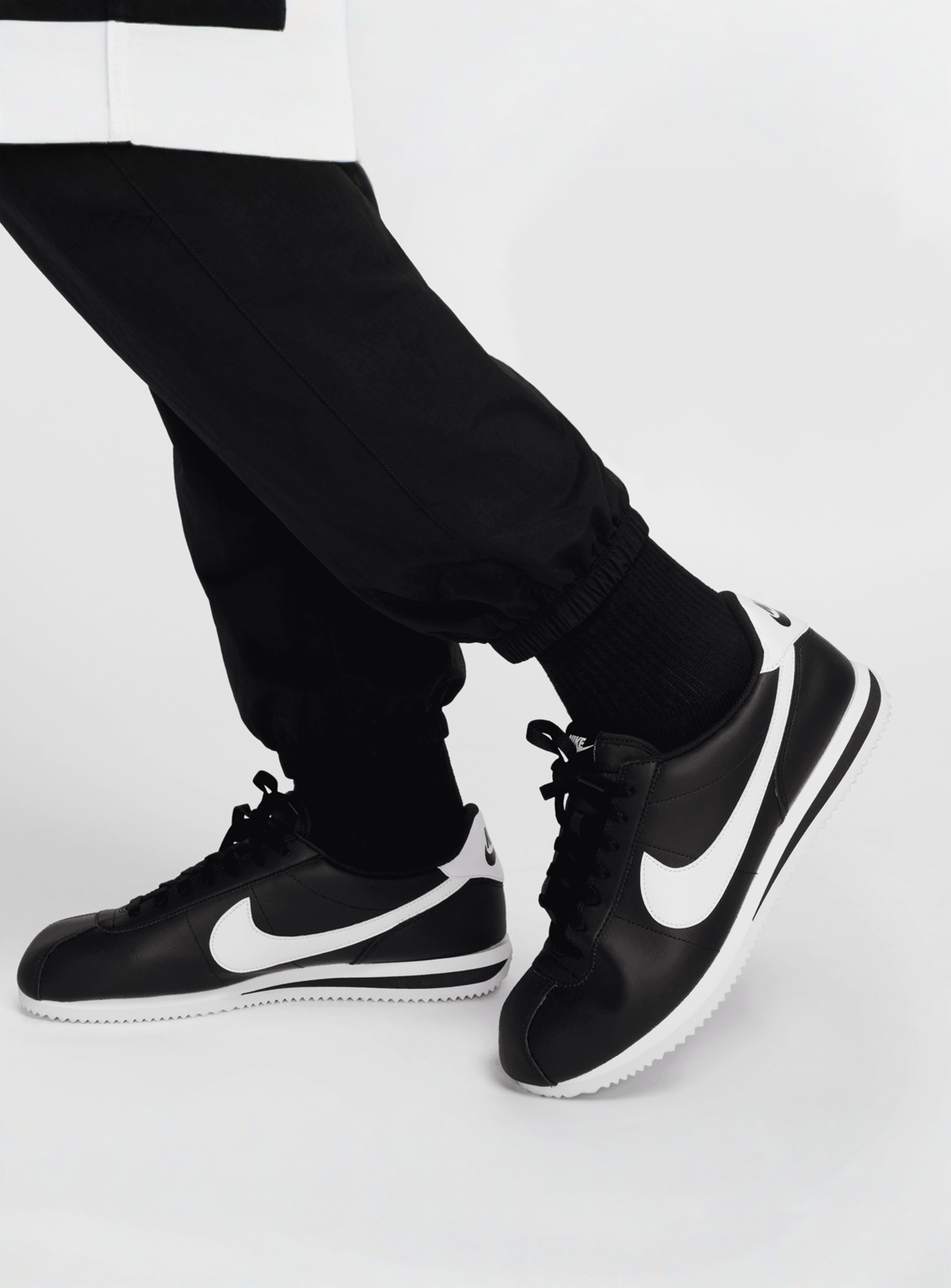 Nike, Club Woven Cargo Pants, black, Image 5 of 7