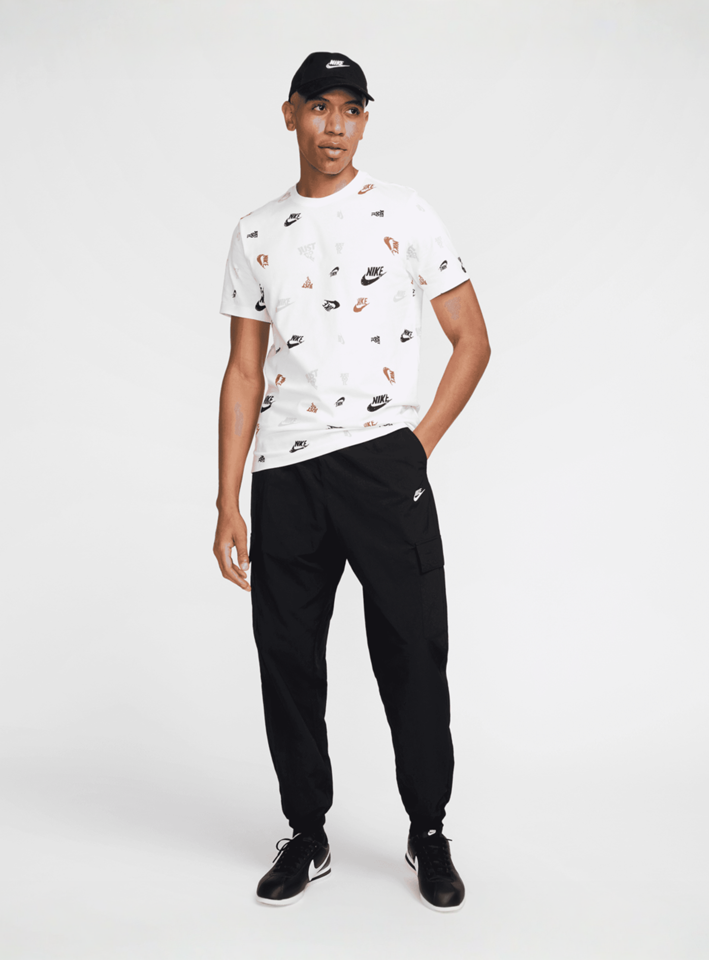 Nike, Club Woven Cargo Pants, black, Image 7 of 7