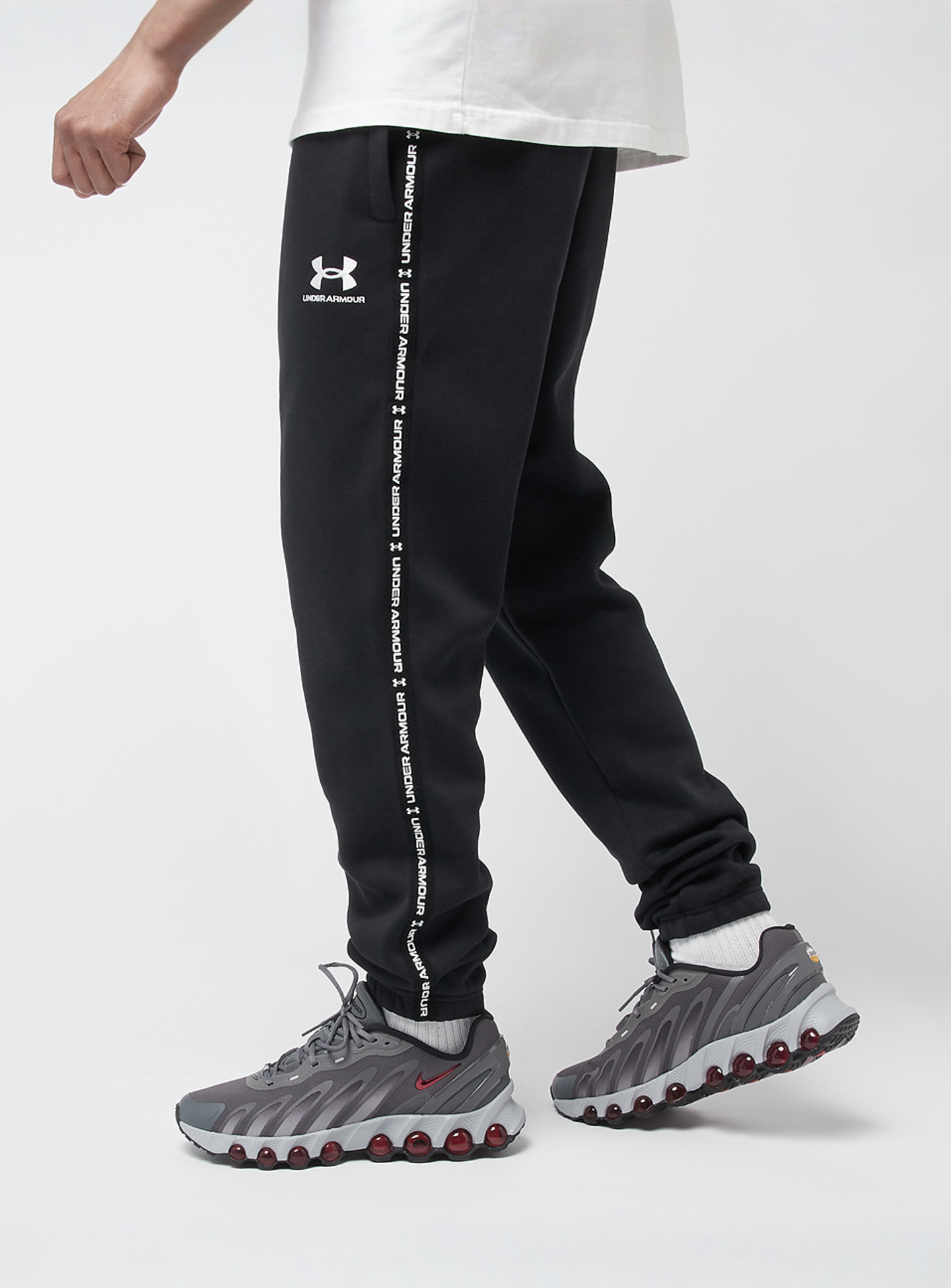 Under Armour, Icon Fleece Joggger Taping, black, Image 2 of 7