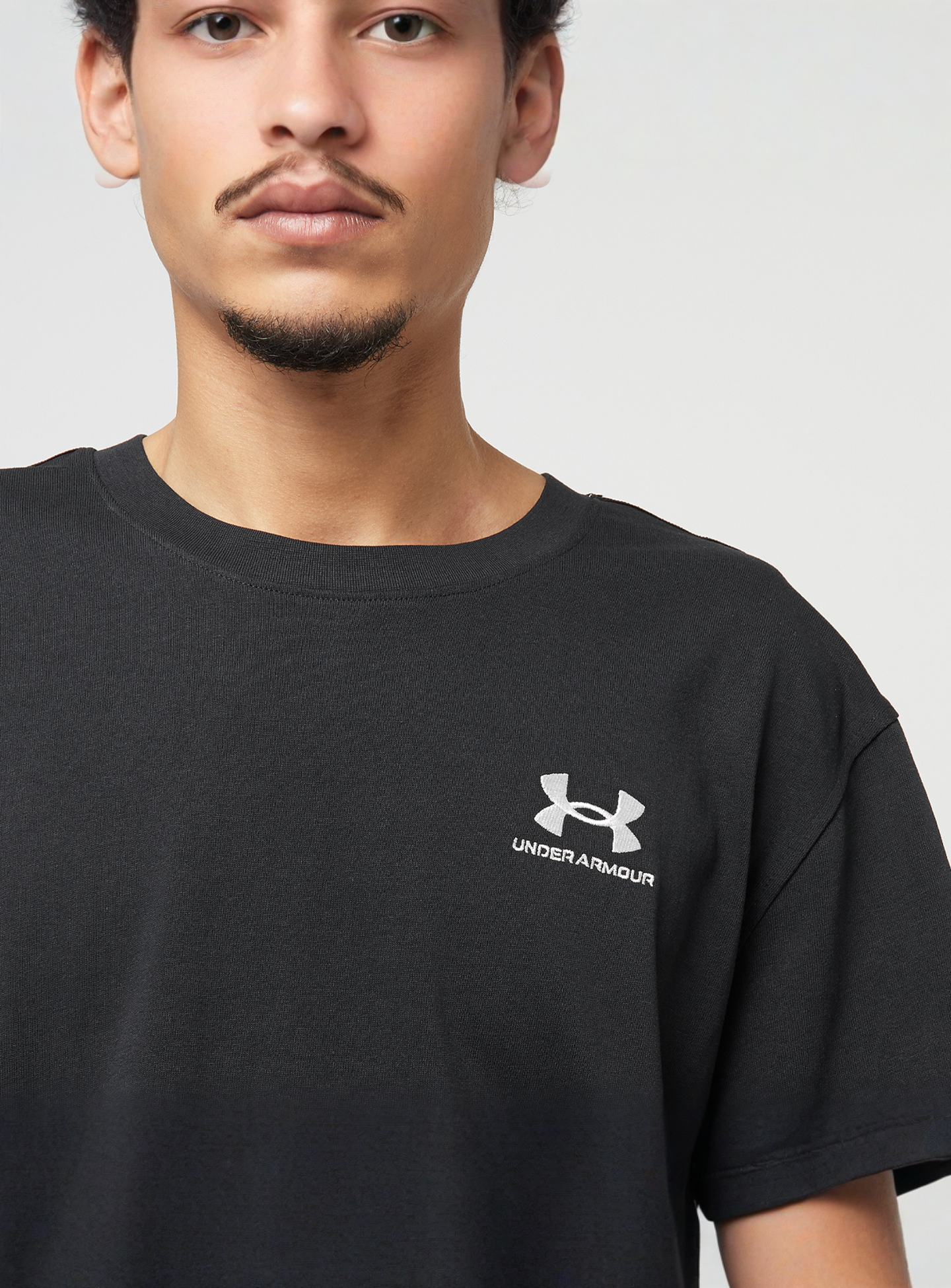 Under Armour, Icon HWT Tee Taping, black, Image 3 of 6