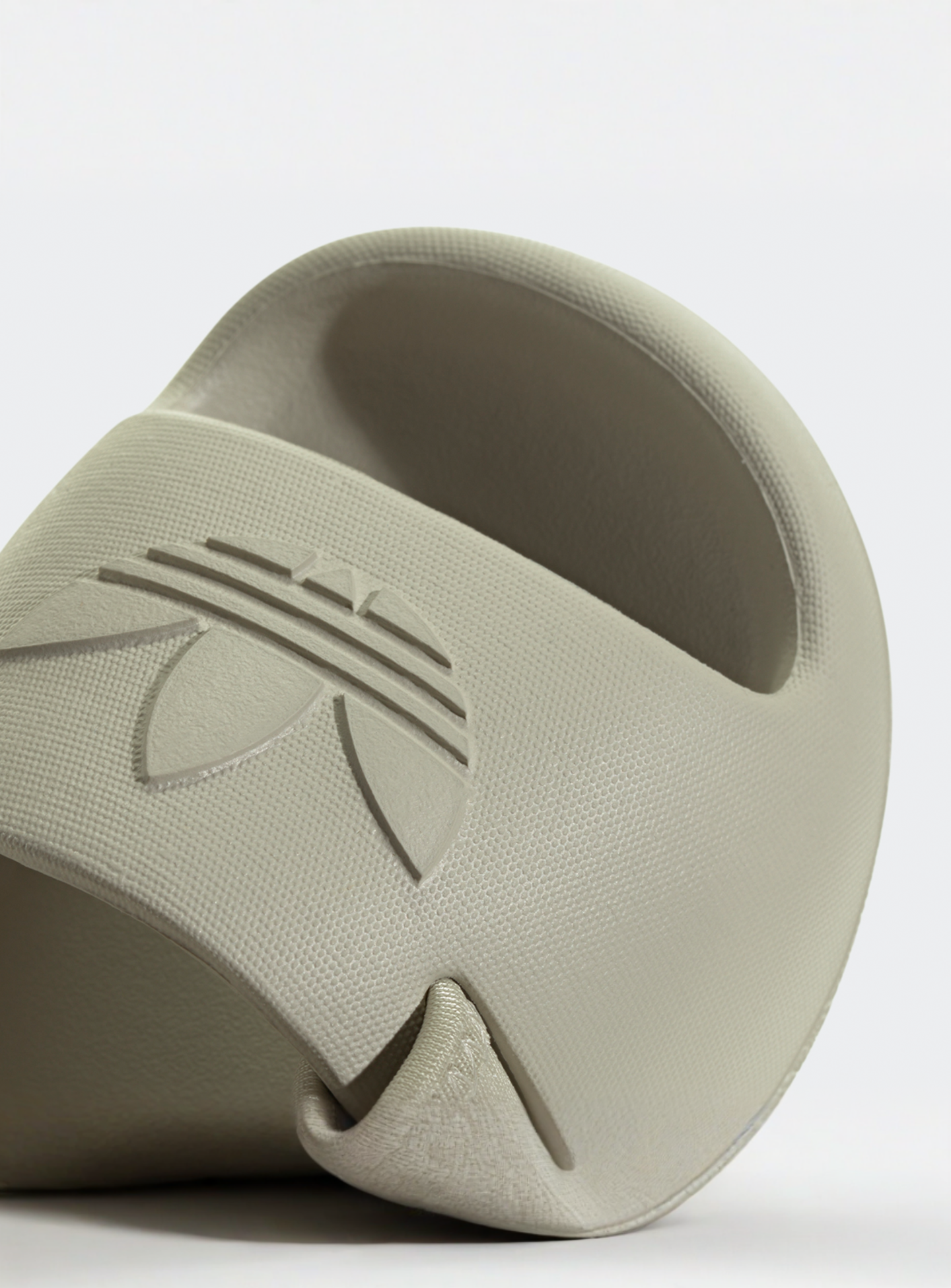 adidas Originals, Adifom Adilette Kids Slides (GS), grey, Image 7 of 8