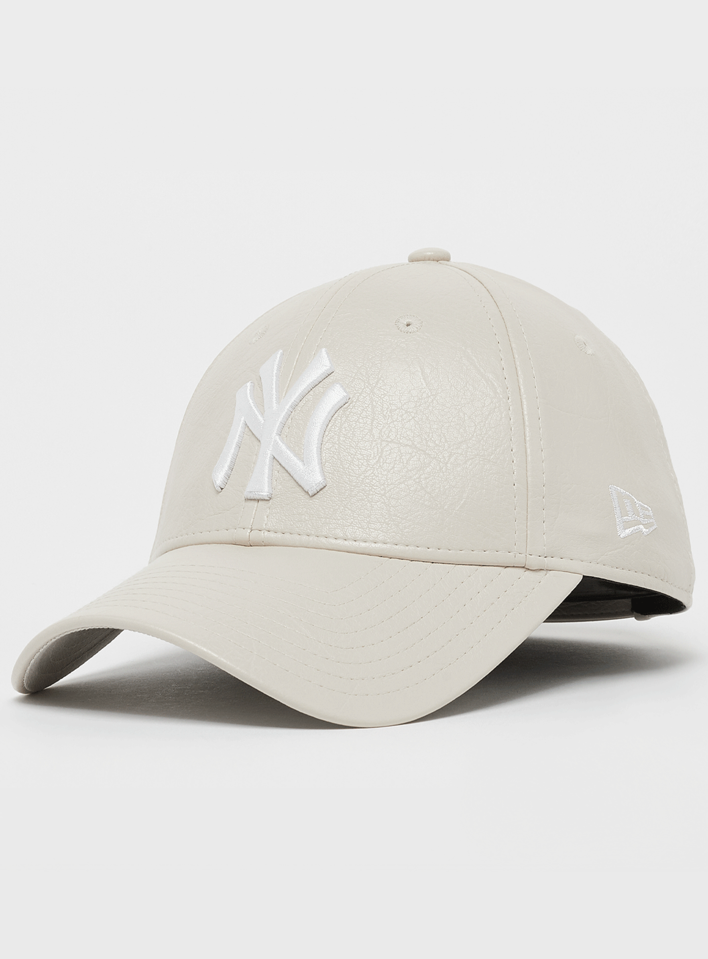 New Era, Female 9FORTY Crinkled PU New York Yankees, beige, Image 1 of 4