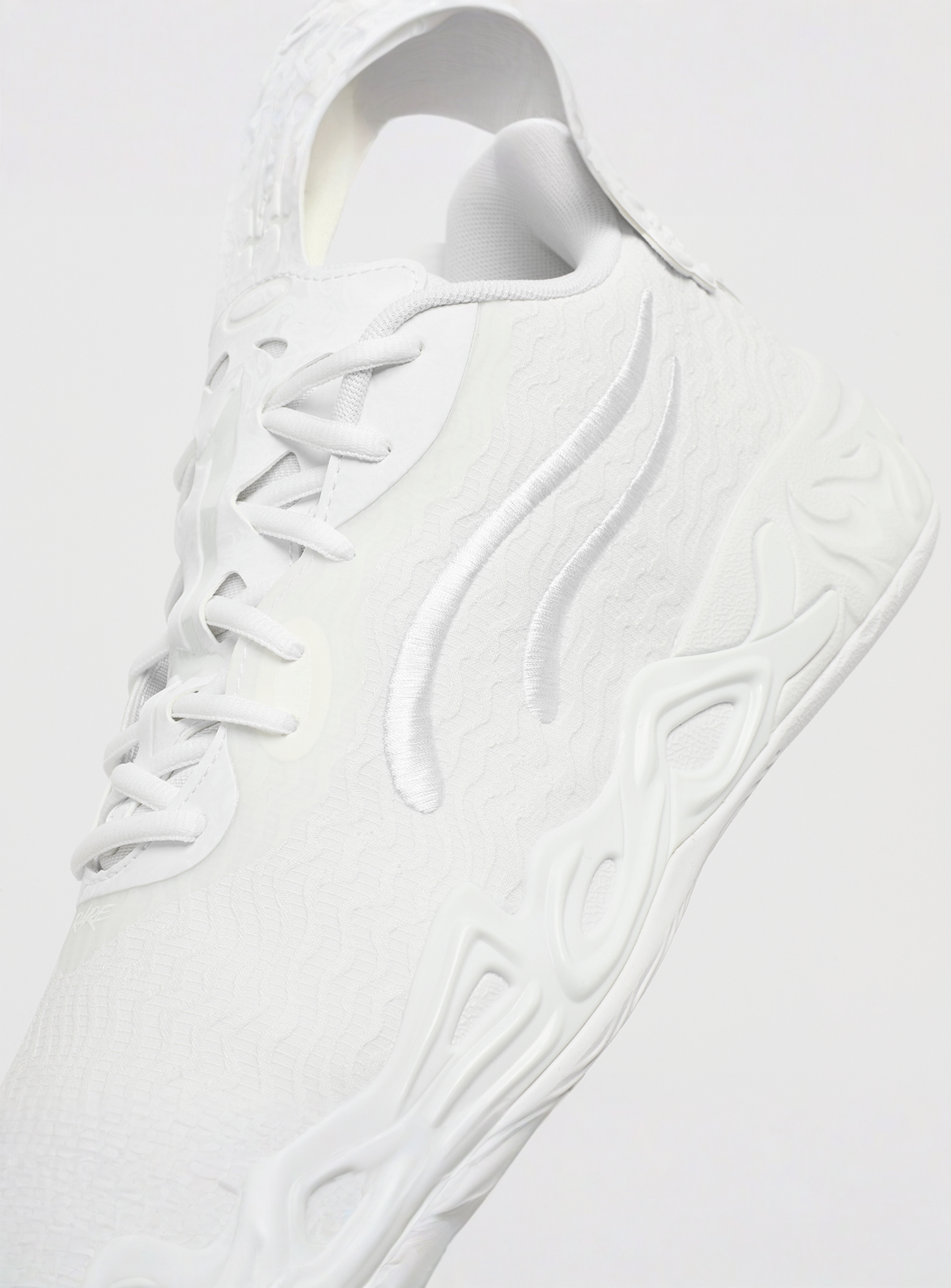 PUMA, PUMA x LAMELO BALL MB.04 Lo Ice White Basketball, white, Image 6 of 7